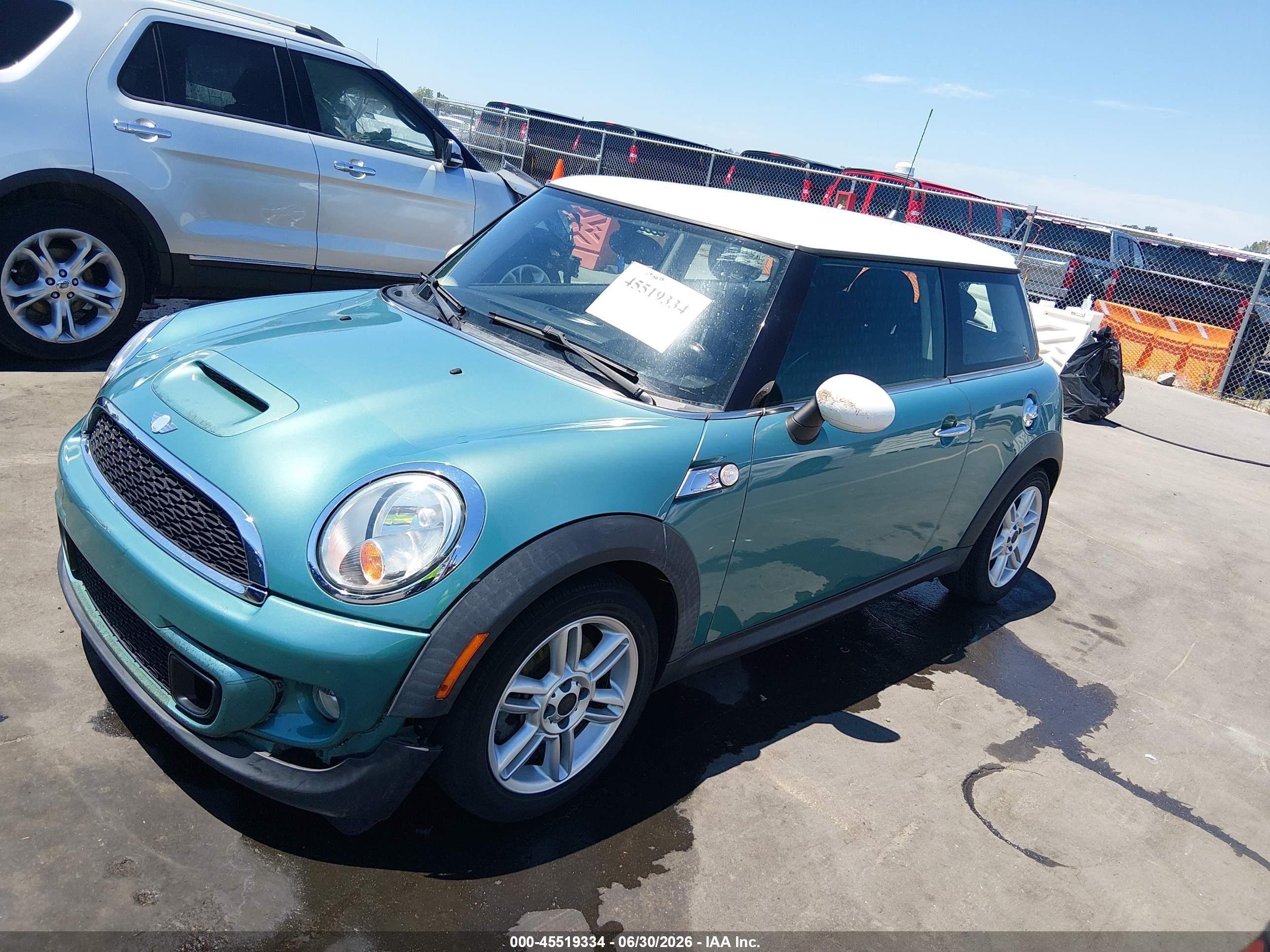 2012 Mini Cooper S   Бирюзовый vin: WMWSV3C5XCTY27345