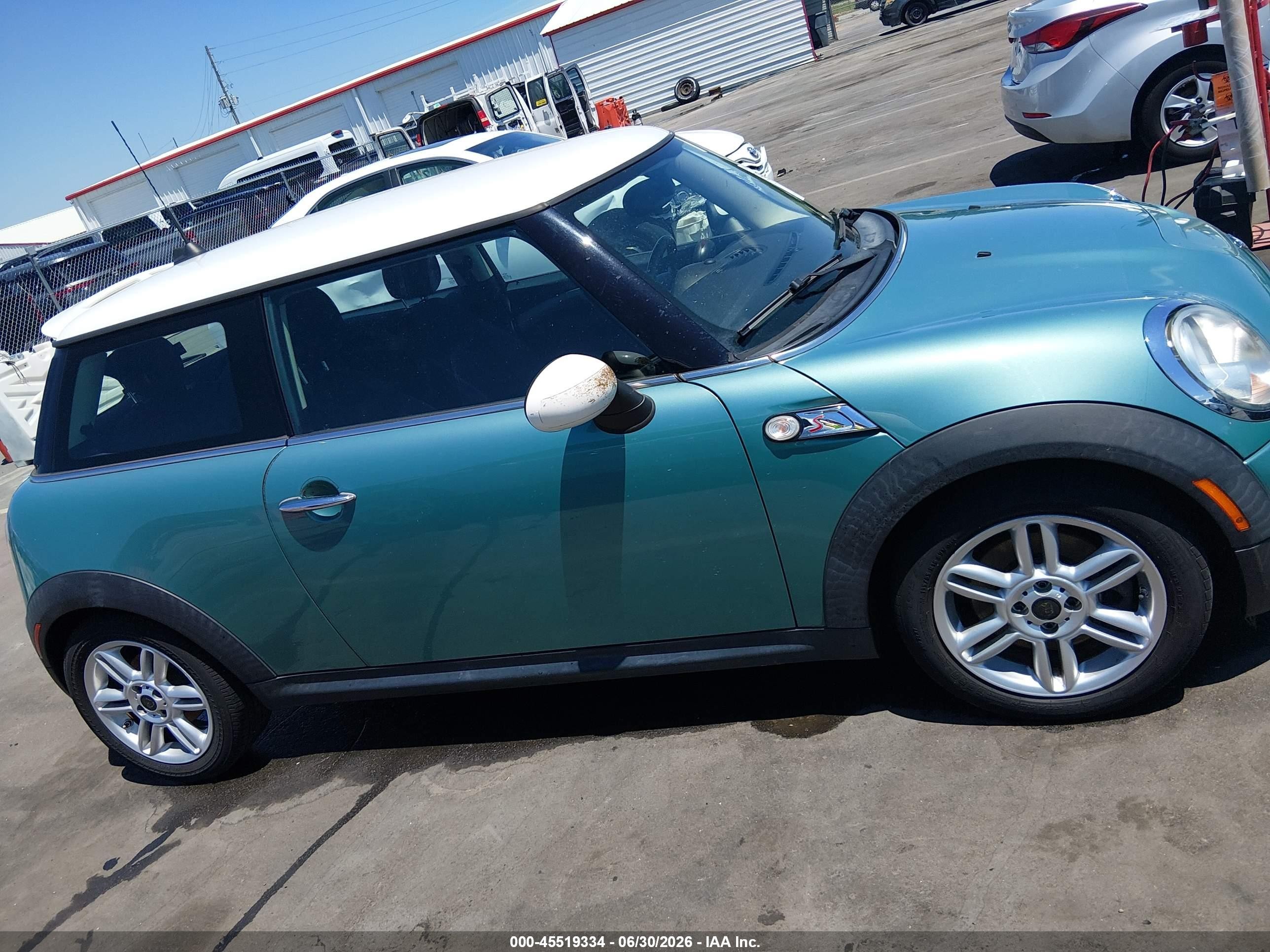 2012 Mini Cooper S   Бирюзовый vin: WMWSV3C5XCTY27345