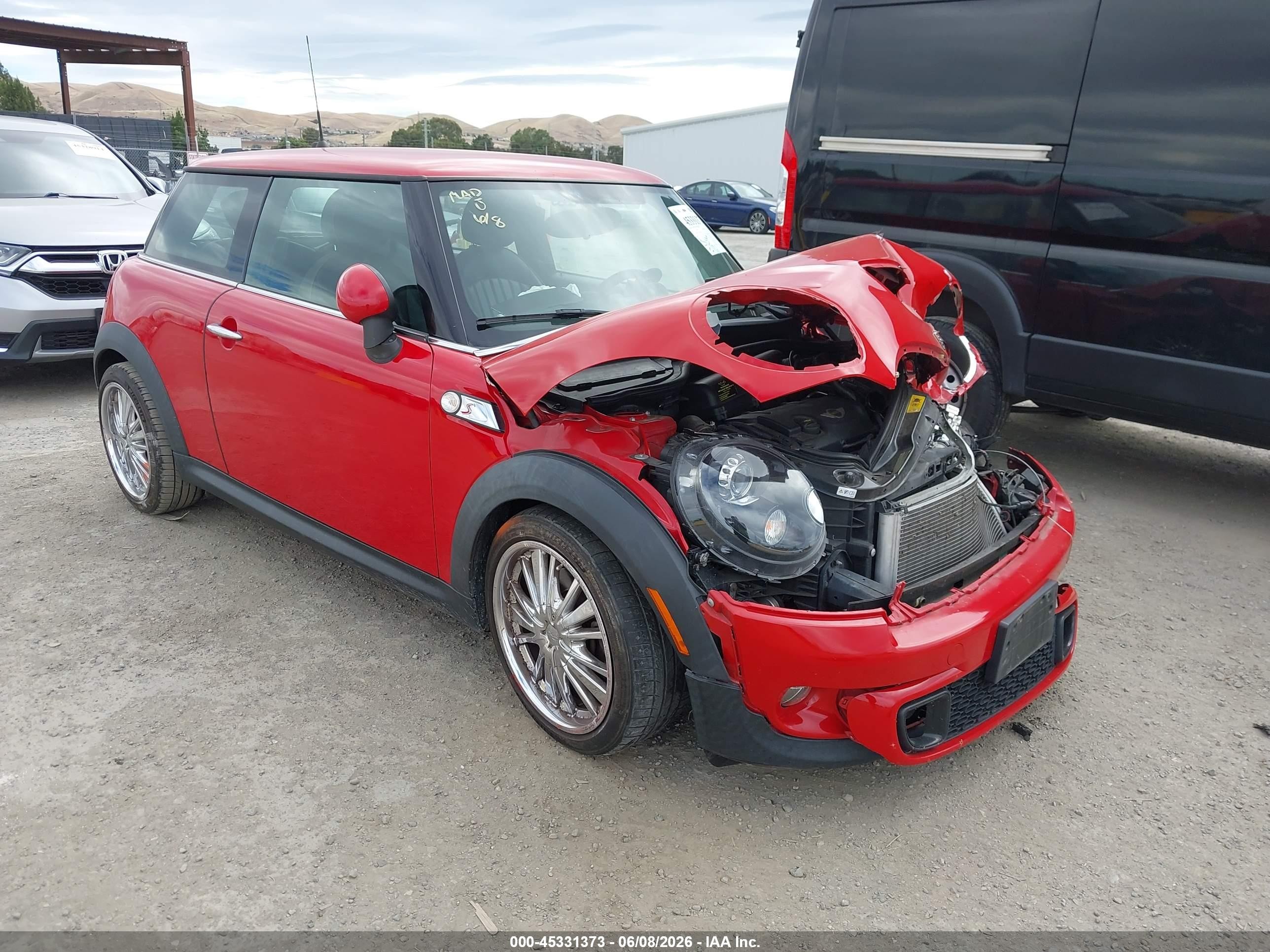 2013 Mini Hardtop Cooper S Красный vin: WMWSV3C5XDT396930