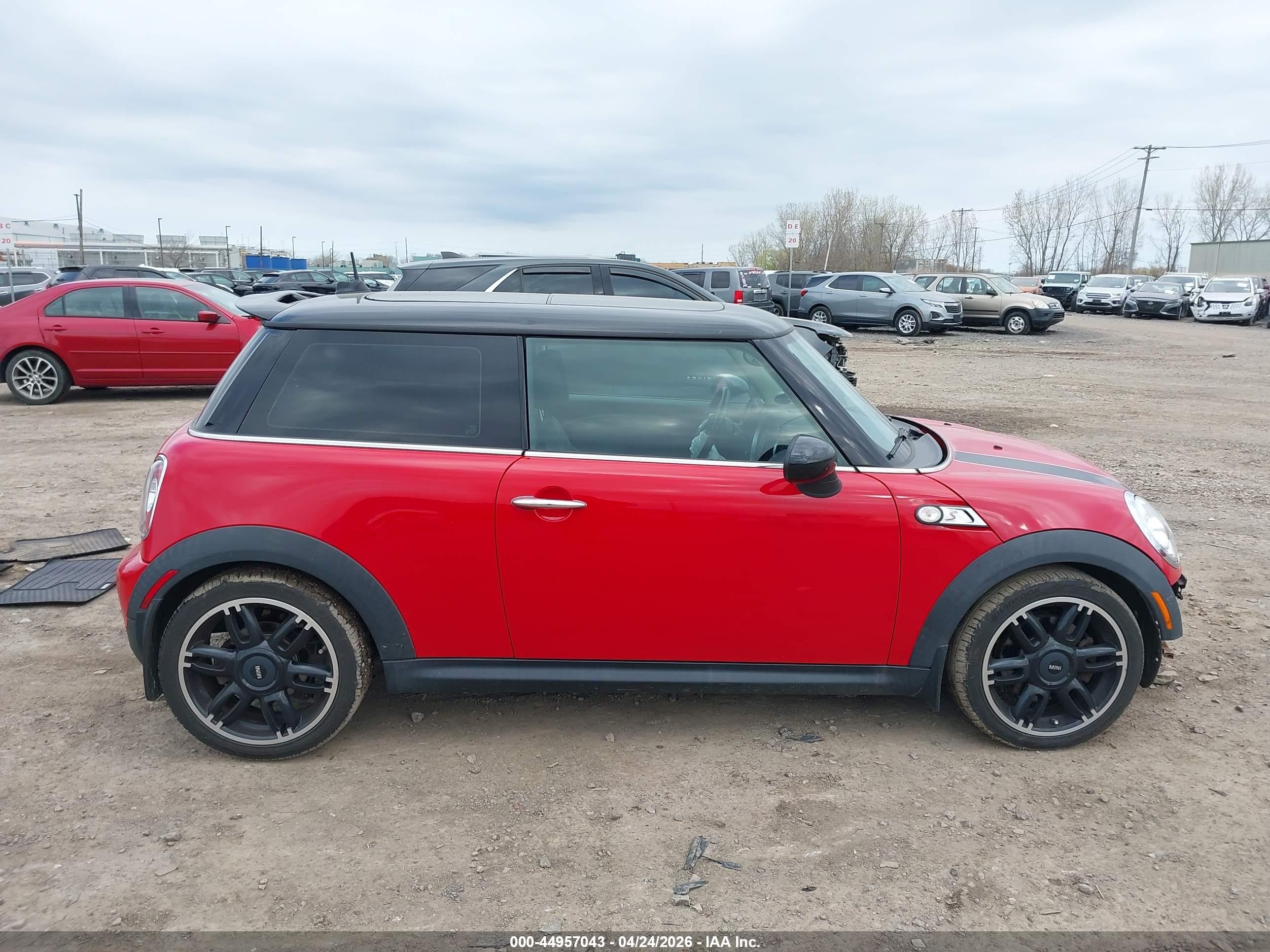 2013 Mini Hardtop Cooper S Red vin: WMWSV3C5XDT479421