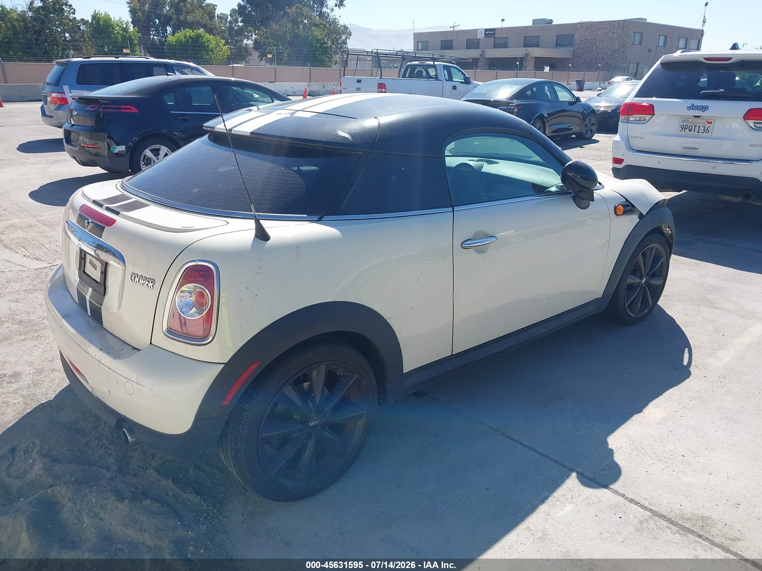 2015 Mini Coupe Cooper White vin: WMWSX1C55FT623314