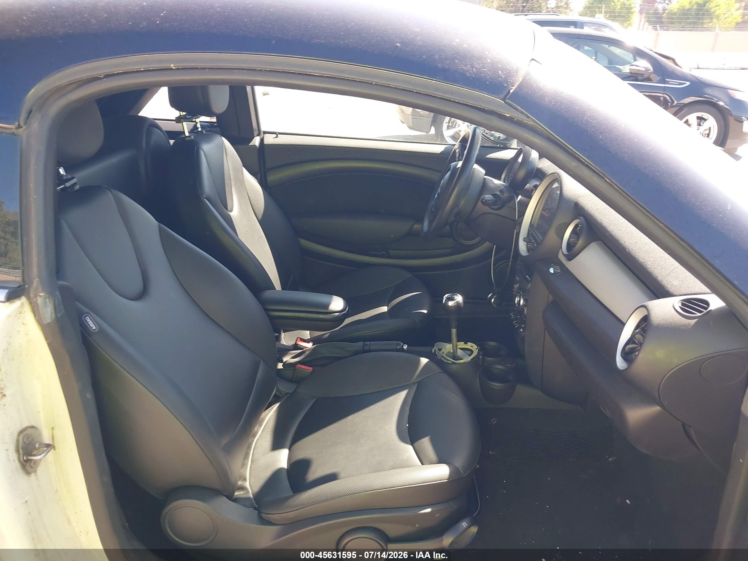 2015 Mini Coupe Cooper White vin: WMWSX1C55FT623314
