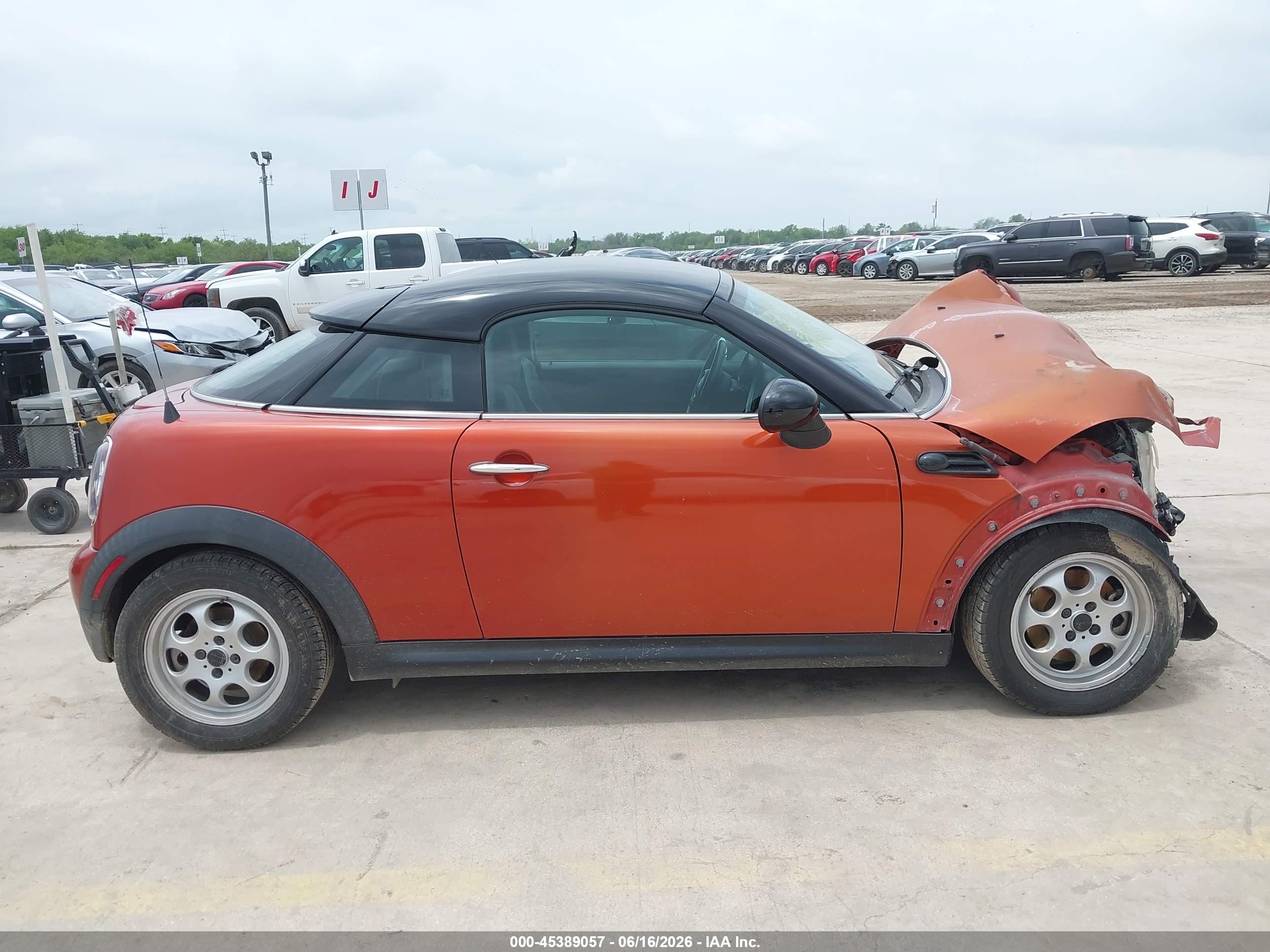 2013 Mini Coupe Cooper Orange vin: WMWSX1C5XDT507328