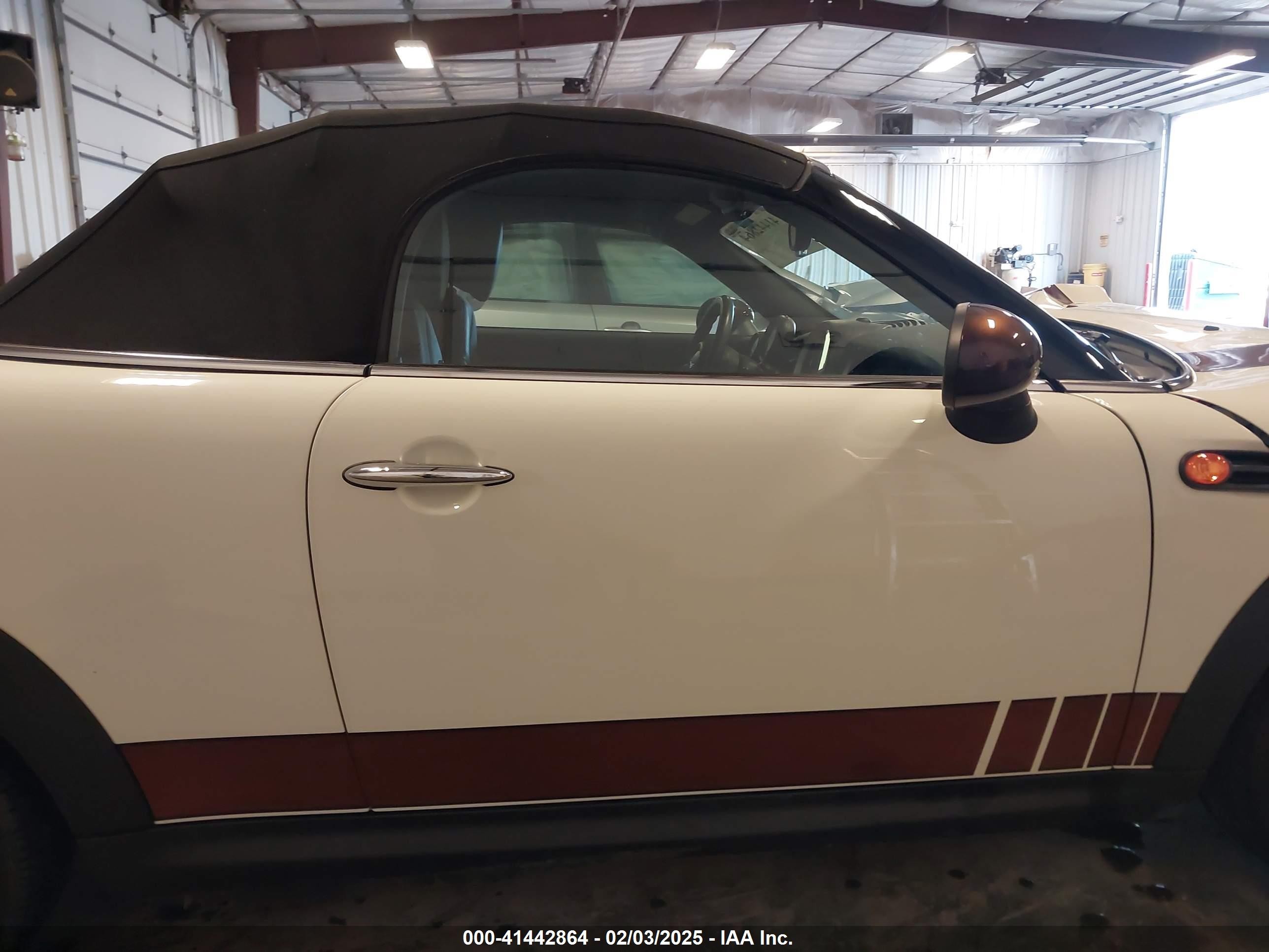 2013 Mini Roadster Cooper White vin: WMWSY1C52DT625564