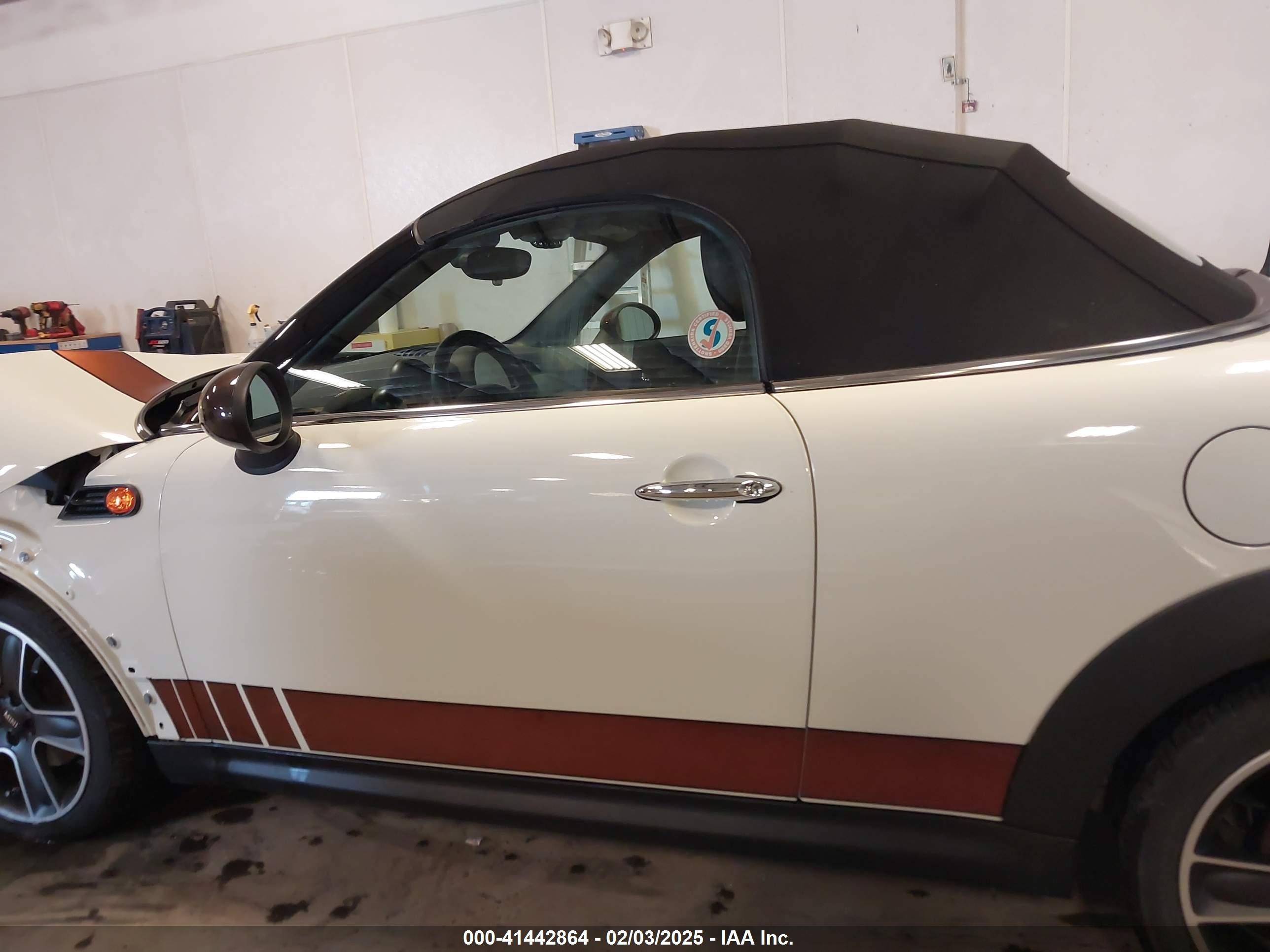 2013 Mini Roadster Cooper White vin: WMWSY1C52DT625564