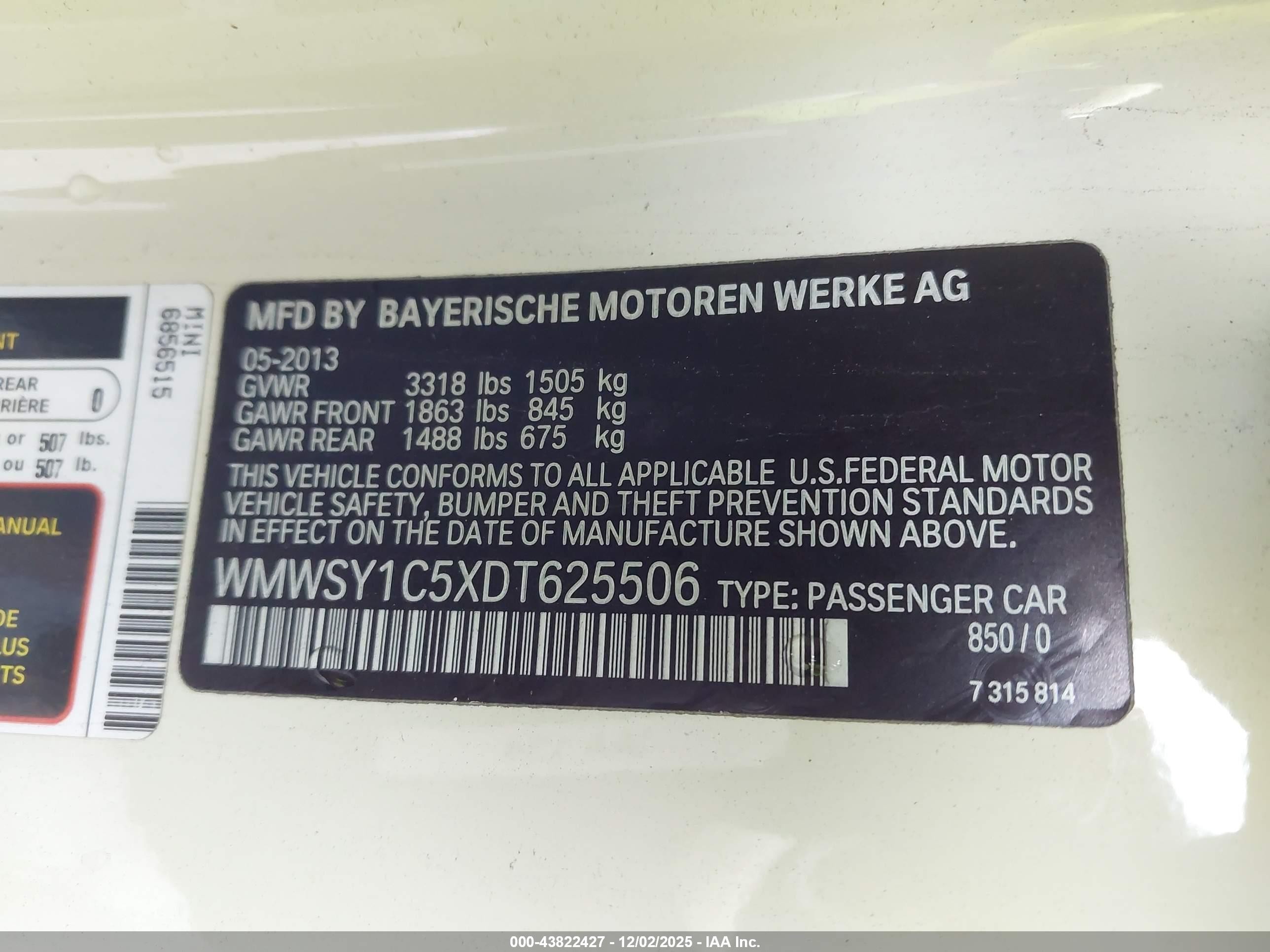 2013 Mini Roadster Cooper Cream vin: WMWSY1C5XDT625506