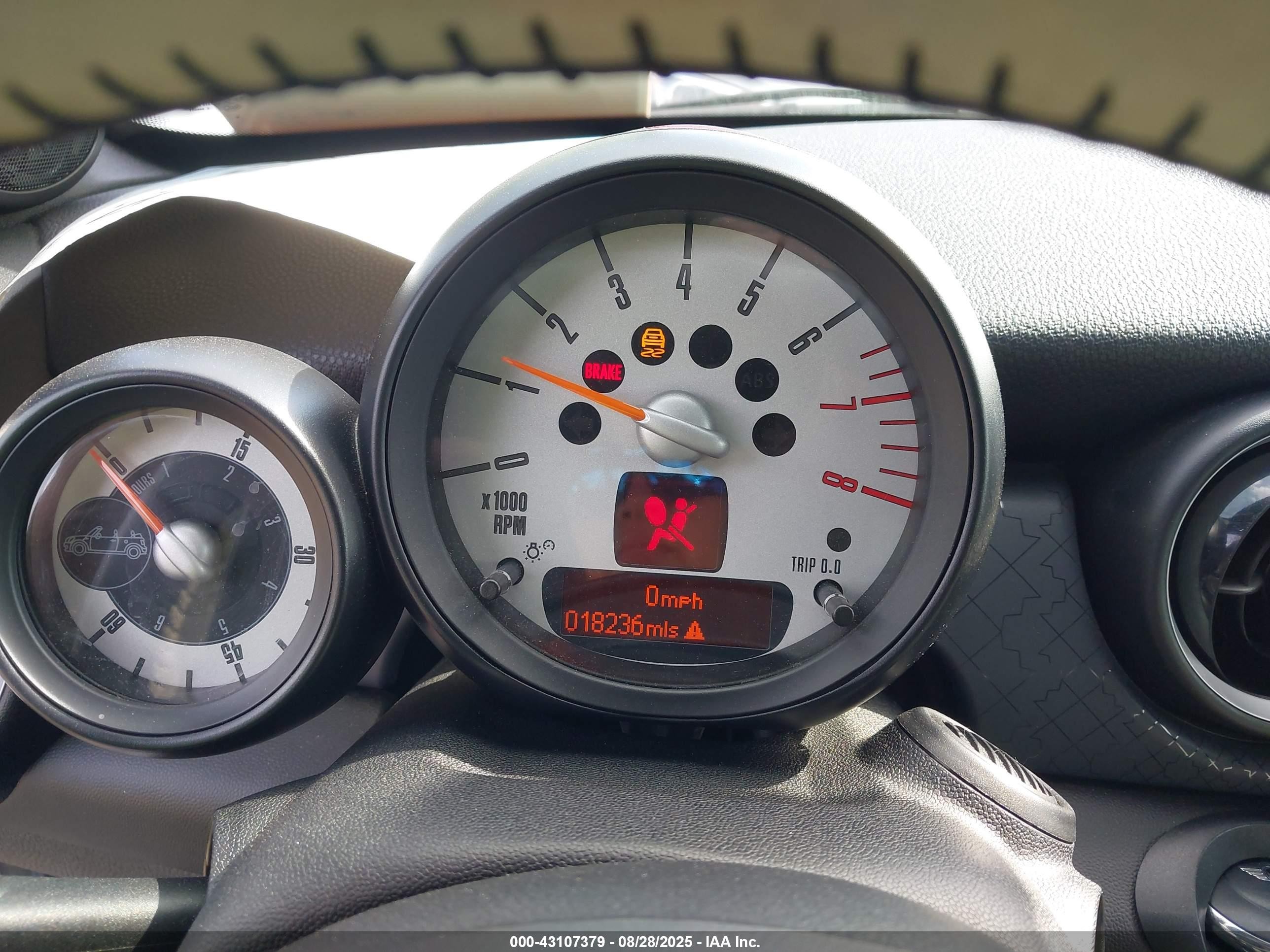 2013 Mini Roadster Cooper S Silver vin: WMWSY3C52DT565412