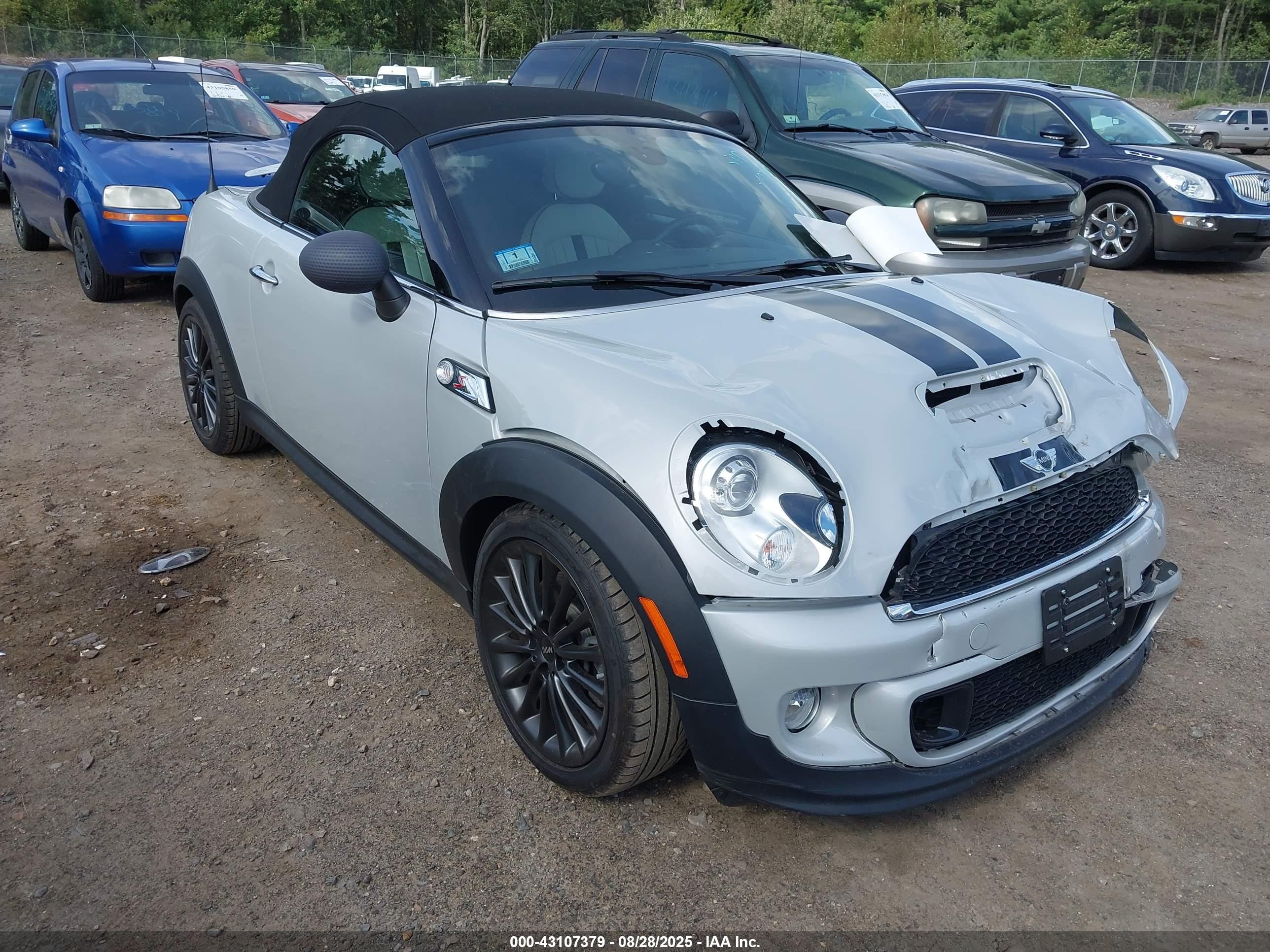 2013 Mini Roadster Cooper S Silver vin: WMWSY3C52DT565412