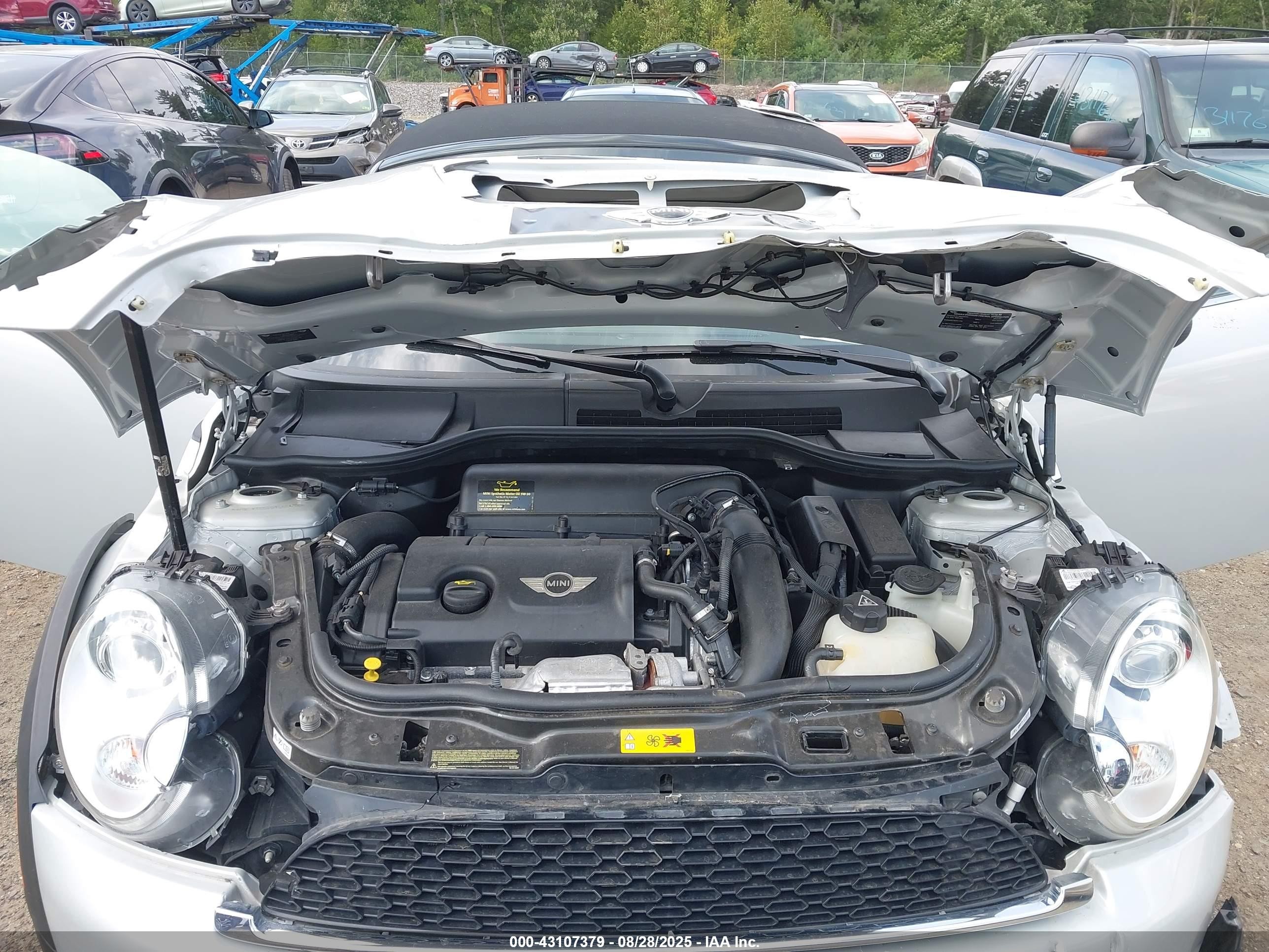 2013 Mini Roadster Cooper S Silver vin: WMWSY3C52DT565412