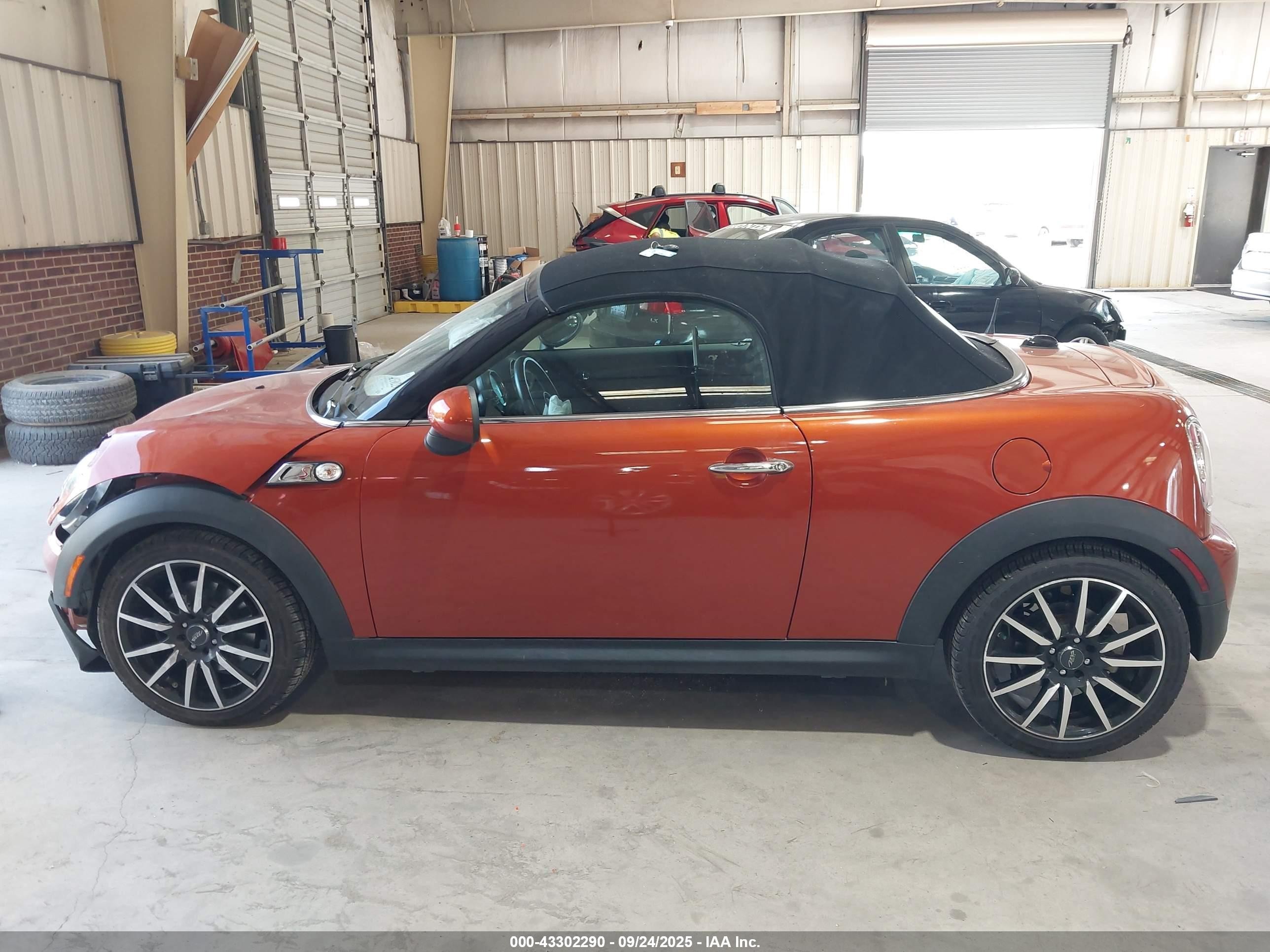 2013 Mini Roadster Cooper S Orange vin: WMWSY3C56DT593813