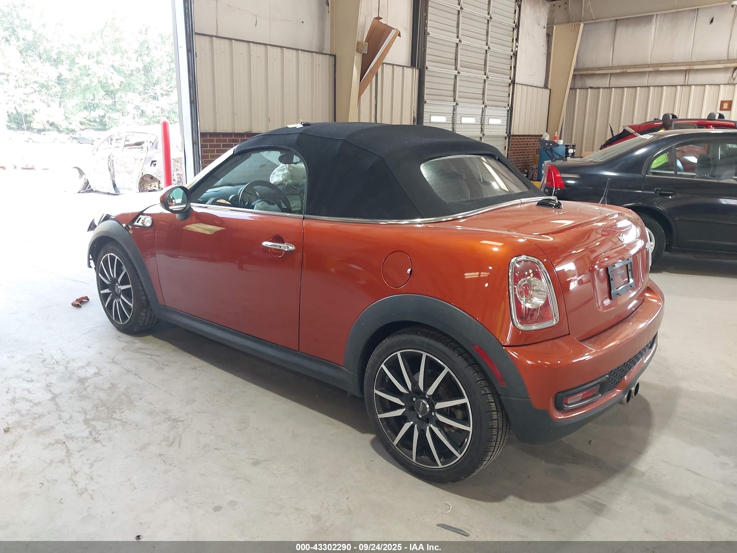 2013 Mini Roadster Cooper S Orange vin: WMWSY3C56DT593813