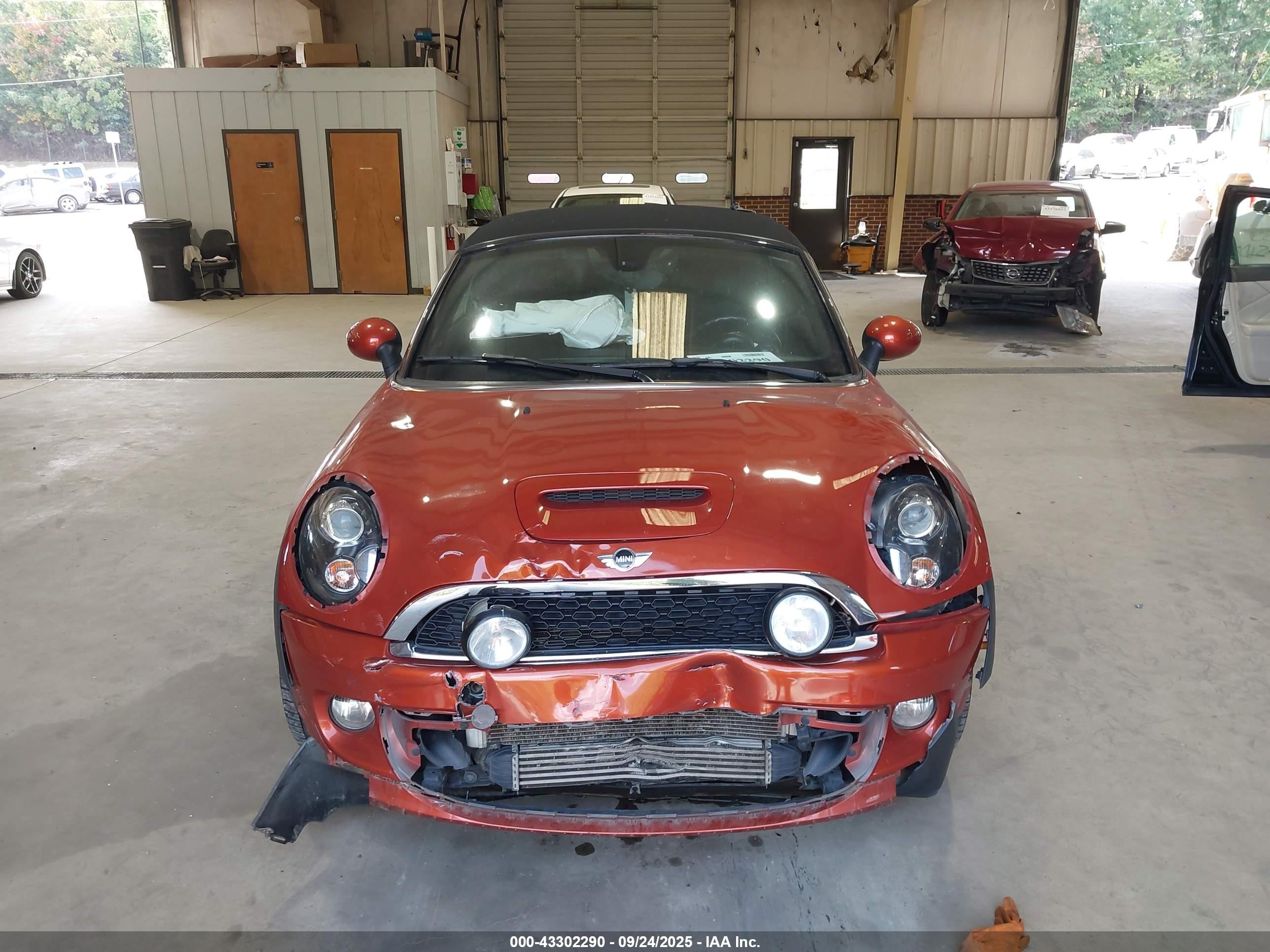 2013 Mini Roadster Cooper S Orange vin: WMWSY3C56DT593813