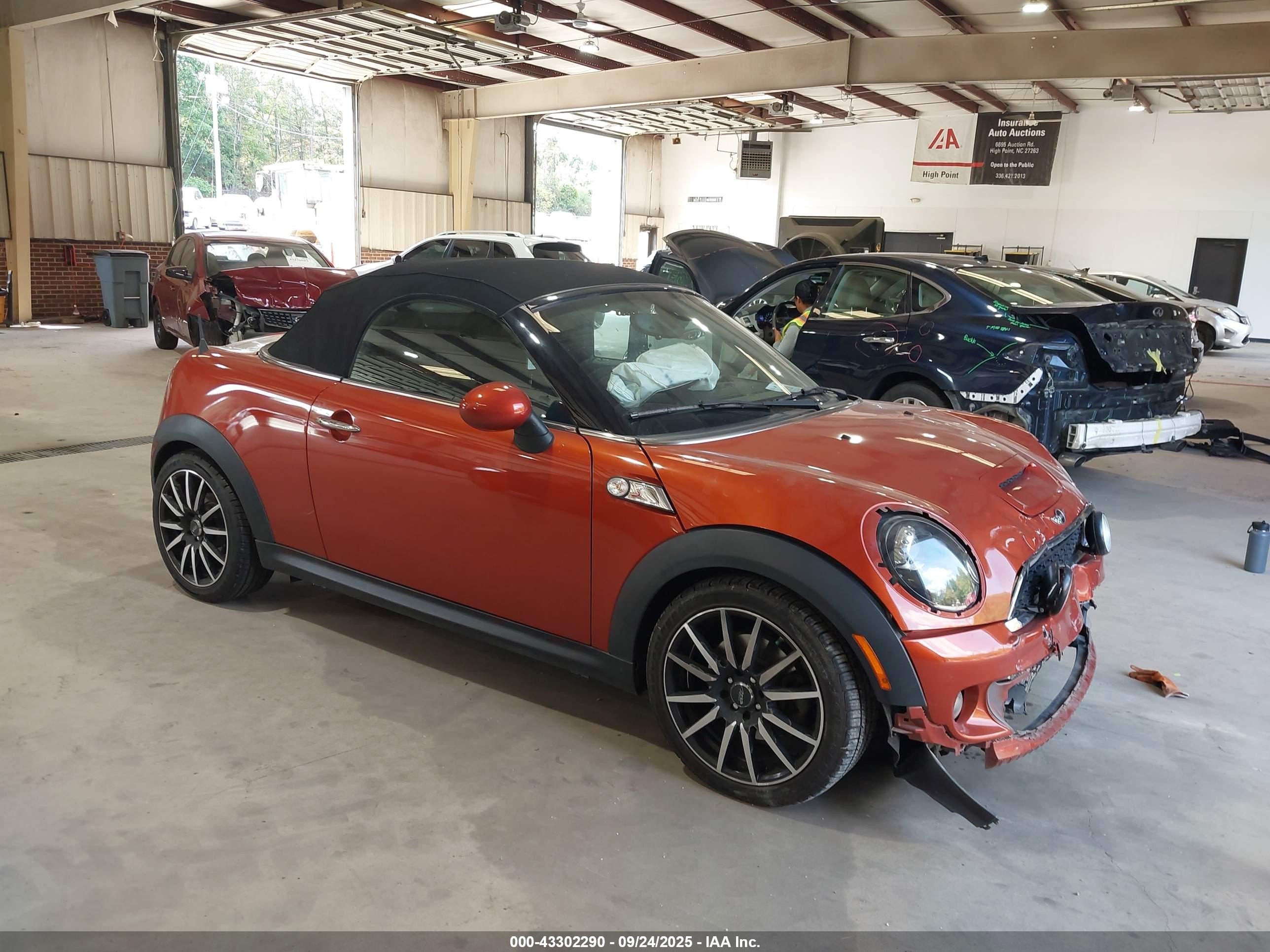 2013 Mini Roadster Cooper S Orange vin: WMWSY3C56DT593813