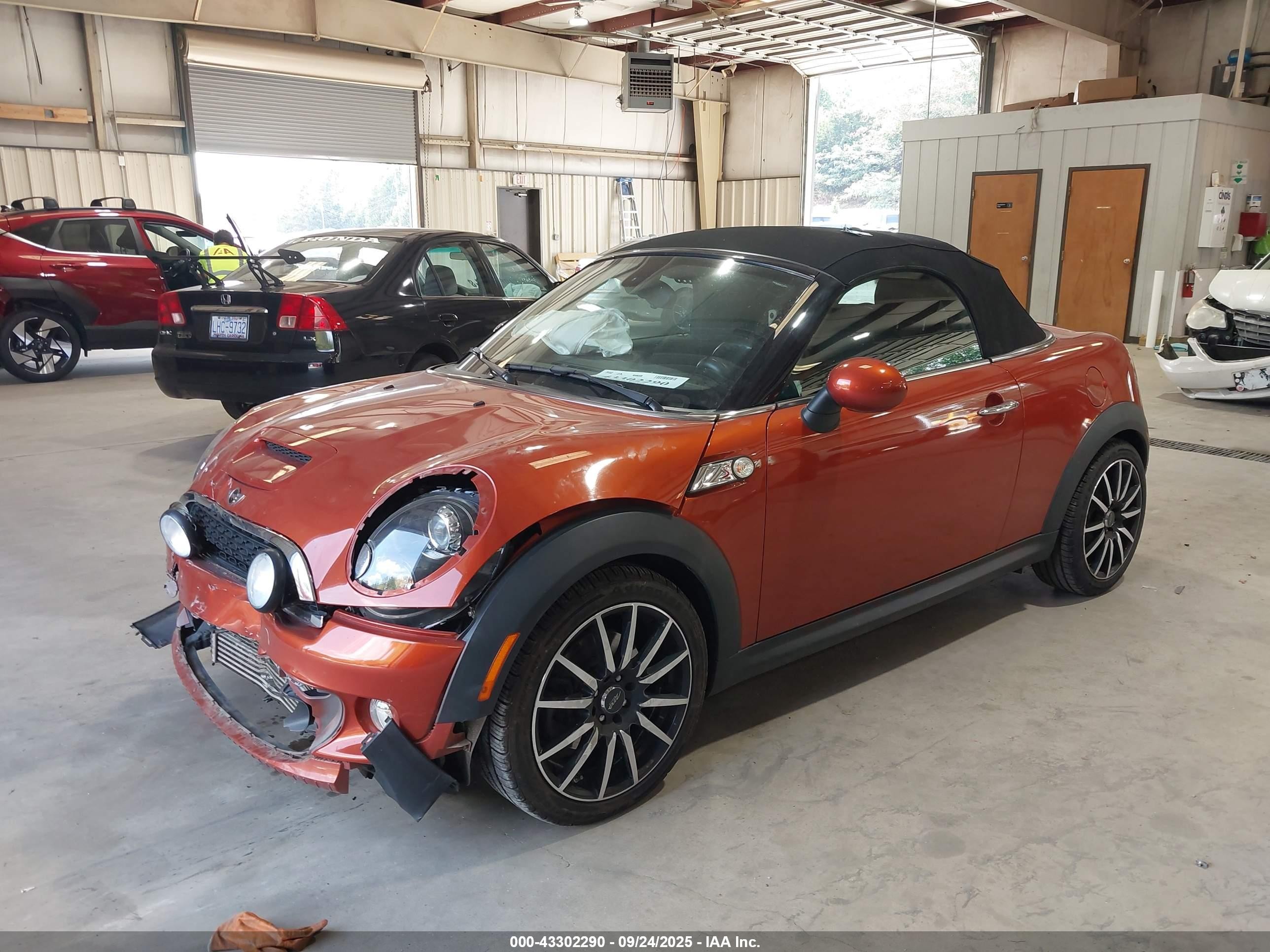 2013 Mini Roadster Cooper S Orange vin: WMWSY3C56DT593813