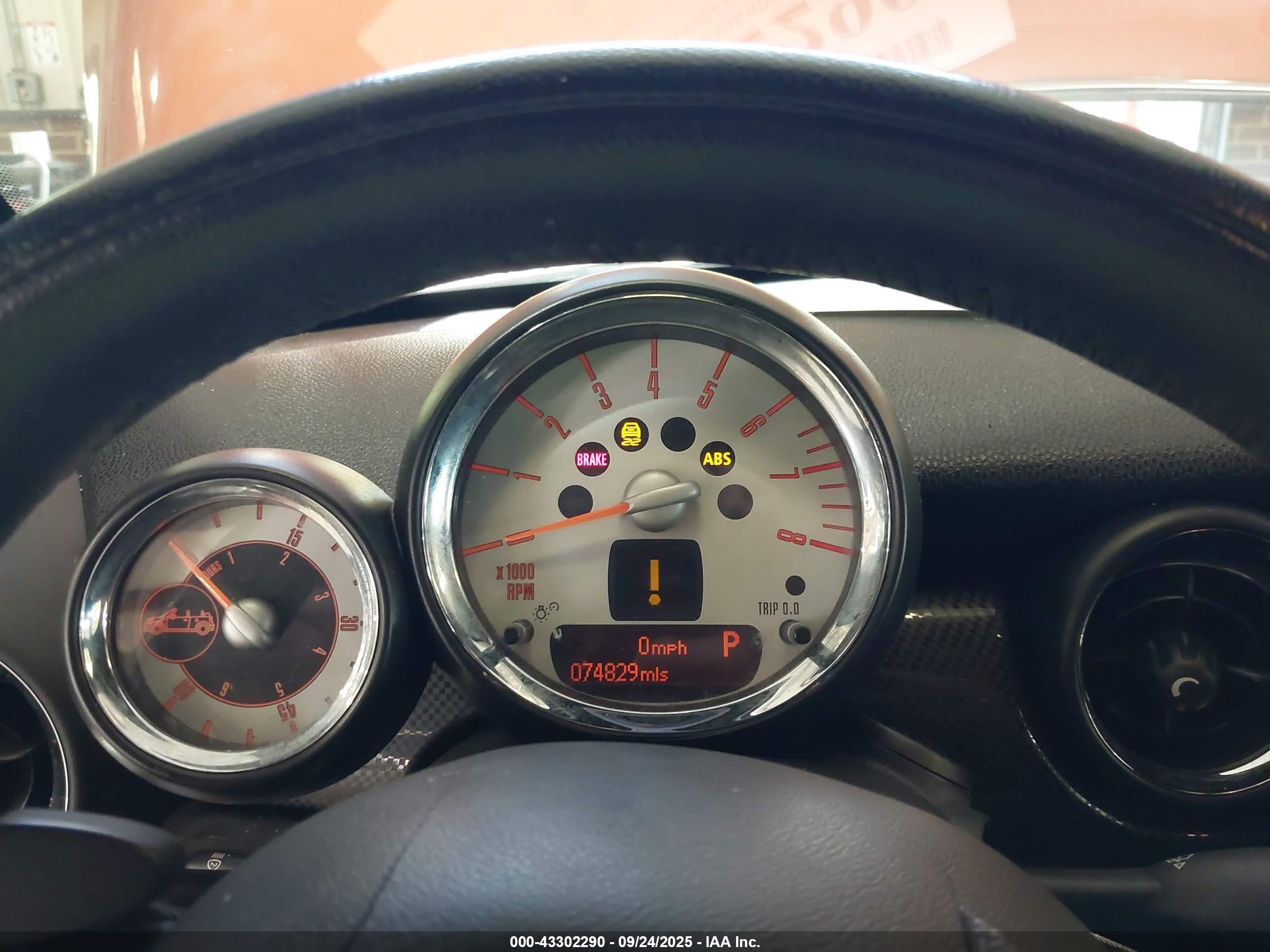 2013 Mini Roadster Cooper S Orange vin: WMWSY3C56DT593813