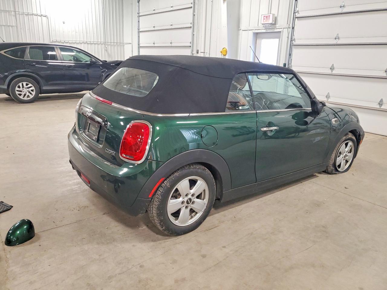 2017 Mini Cooper Green vin: WMWWG5C53H3C19846
