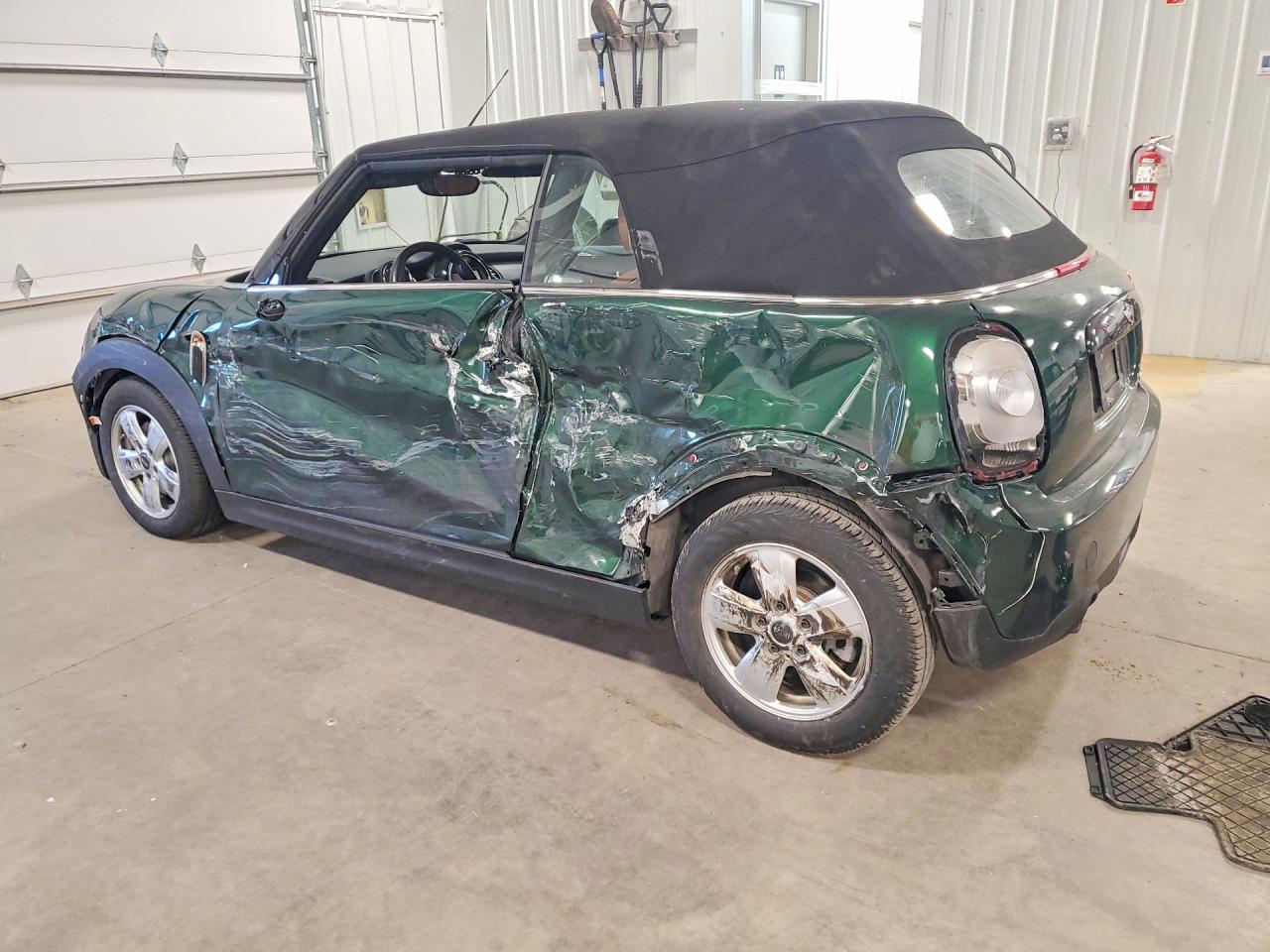 2017 Mini Cooper Green vin: WMWWG5C53H3C19846