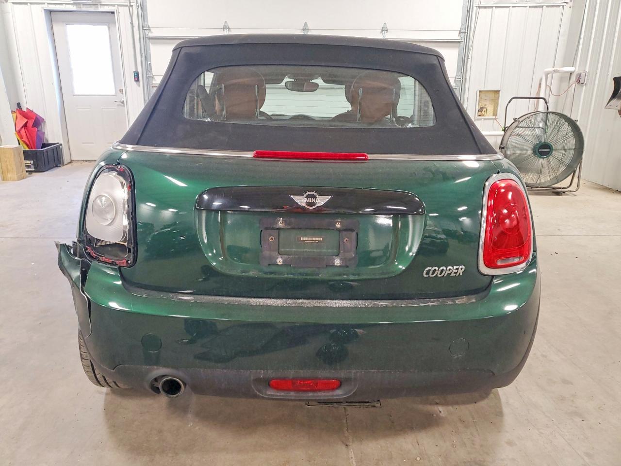 2017 Mini Cooper Green vin: WMWWG5C53H3C19846