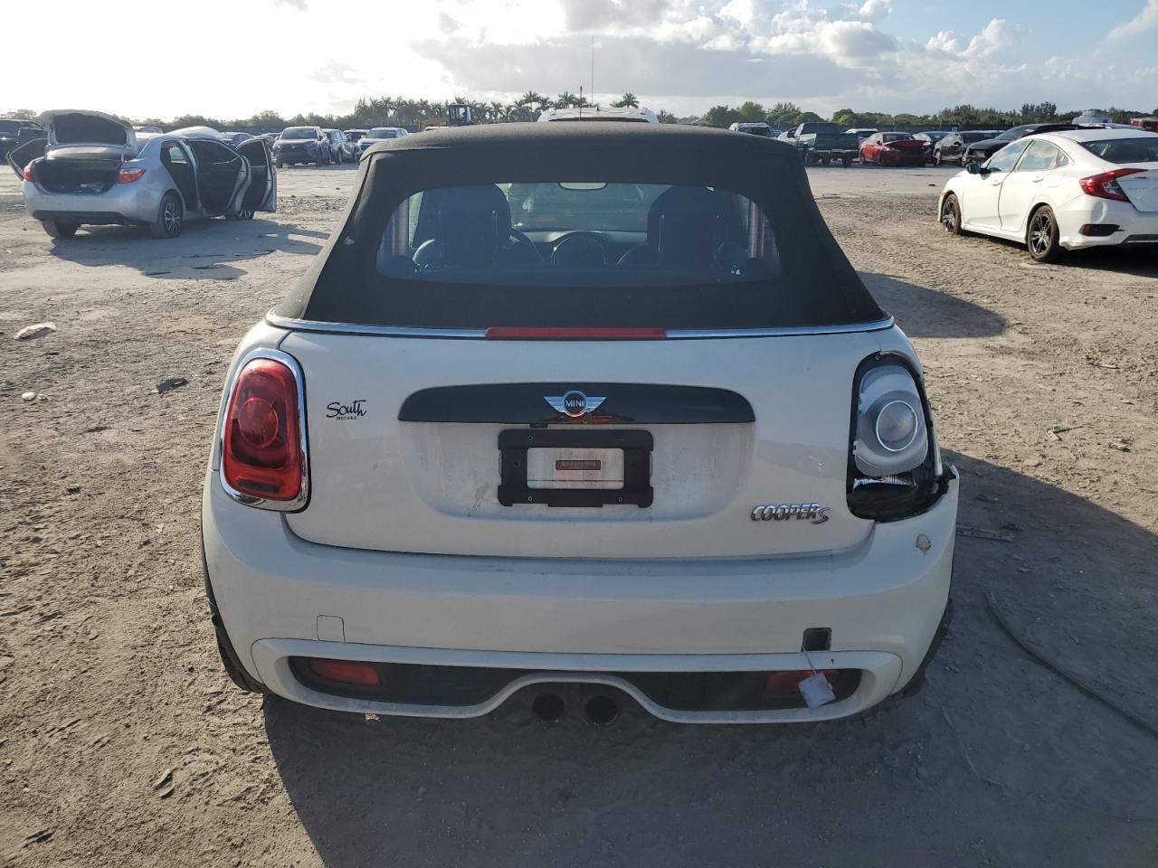 2018 Mini Cooper S White vin: WMWWG9C54J3E38540