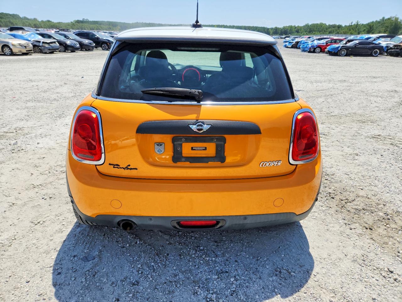 2015 Mini Cooper Оранжевый vin: WMWXM5C50F3A57281