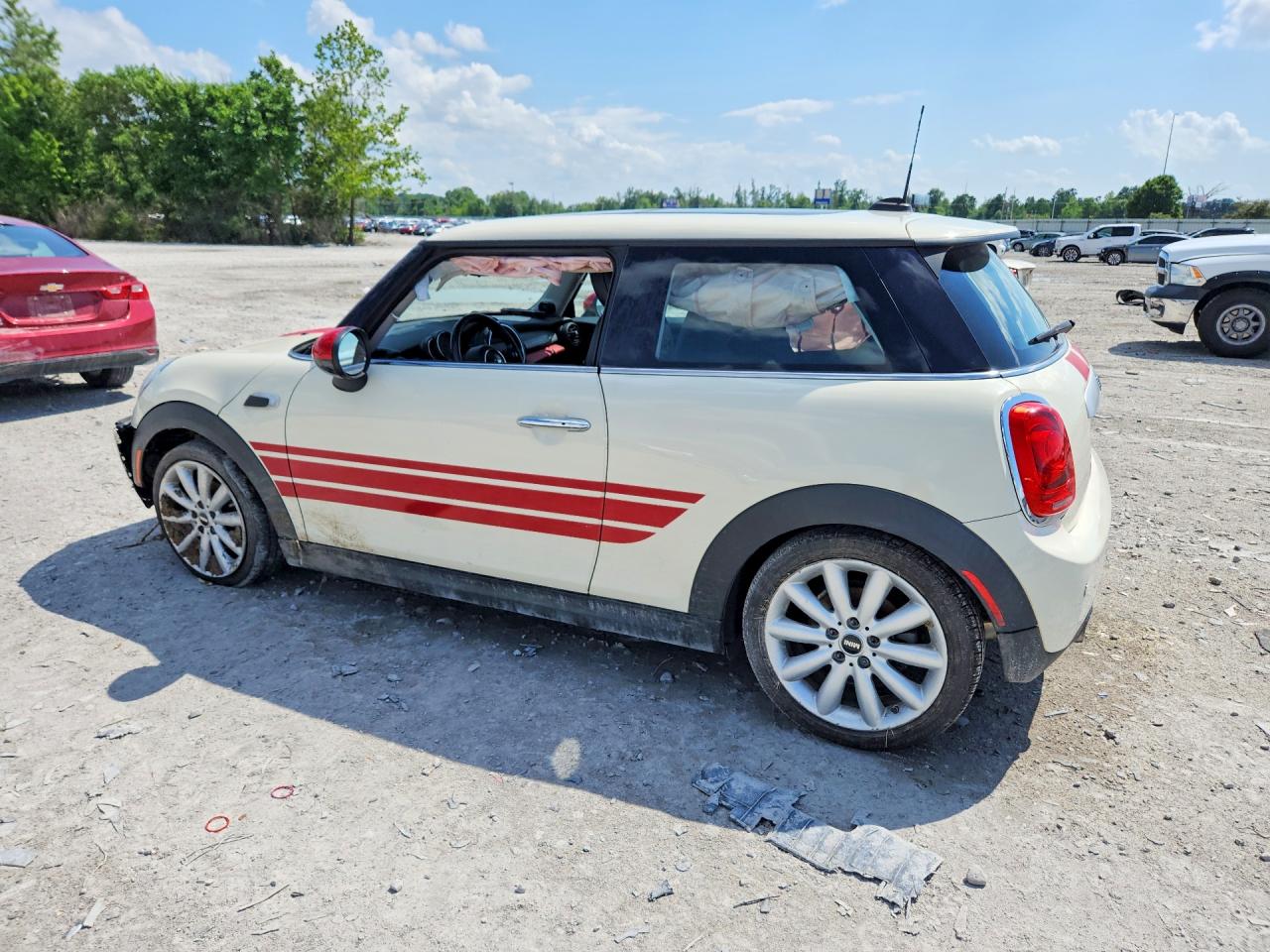 2015 Mini Cooper Beige vin: WMWXM5C50F3A96792