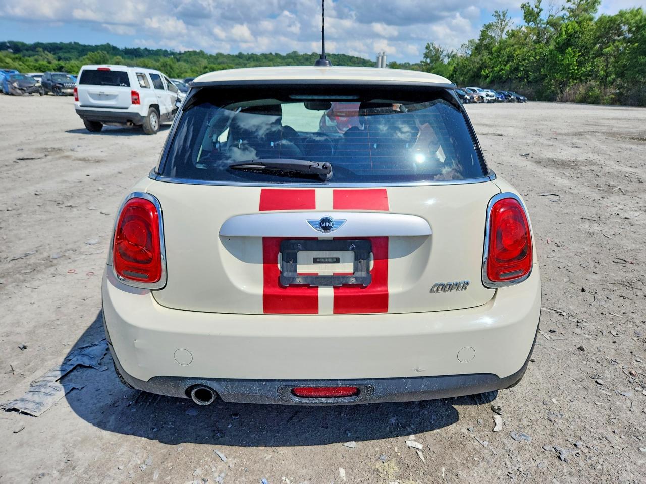 2015 Mini Cooper Beige vin: WMWXM5C50F3A96792