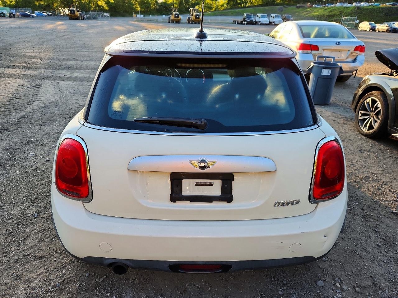 2015 Mini Cooper White vin: WMWXM5C50FT938964