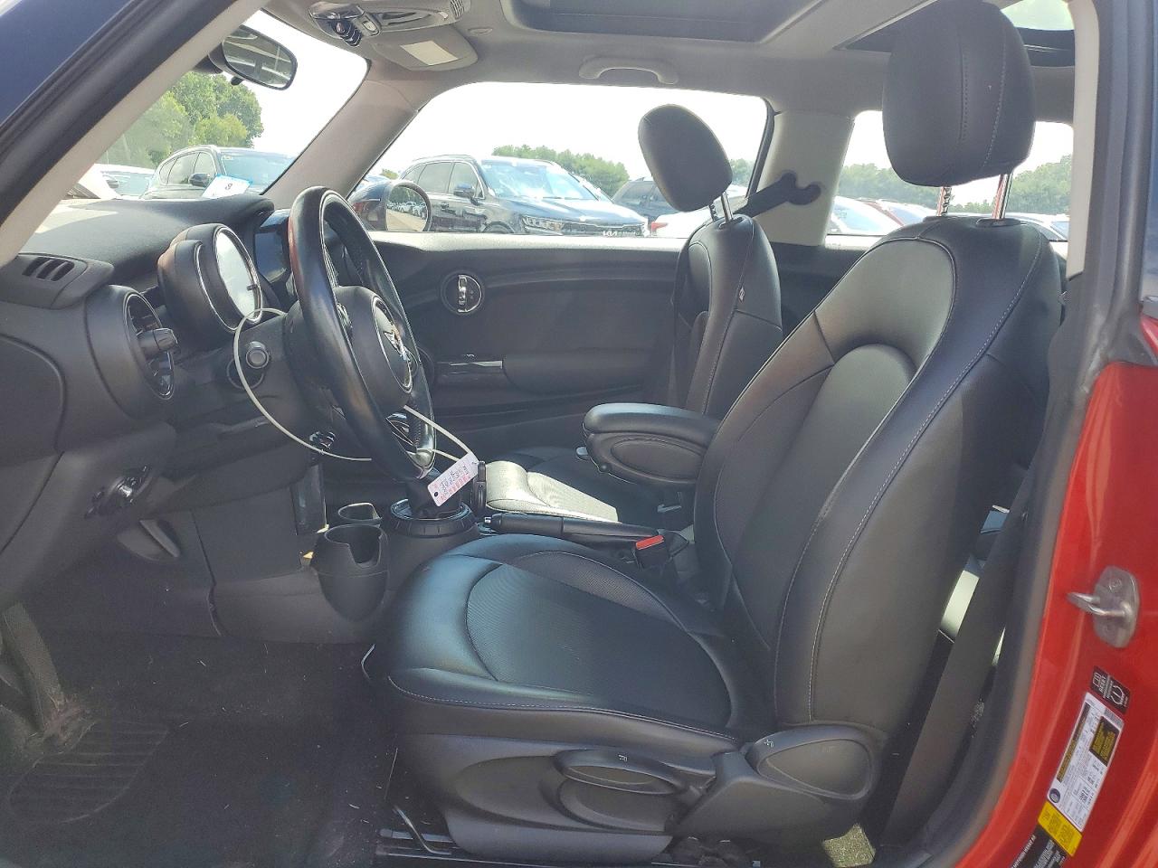 2014 Mini Cooper Red vin: WMWXM5C51ET933173