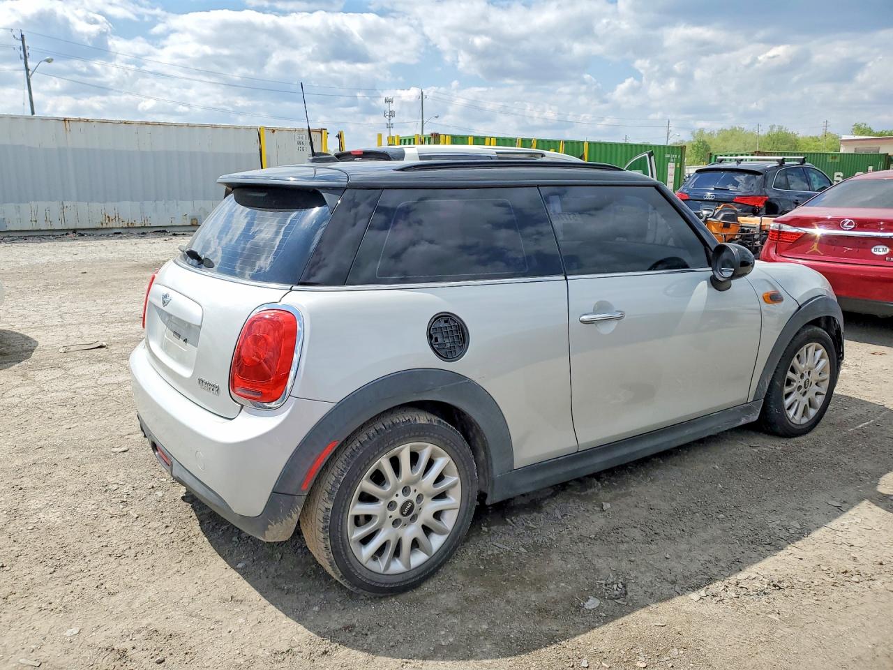 2015 Mini Cooper Silver vin: WMWXM5C51F3A58343