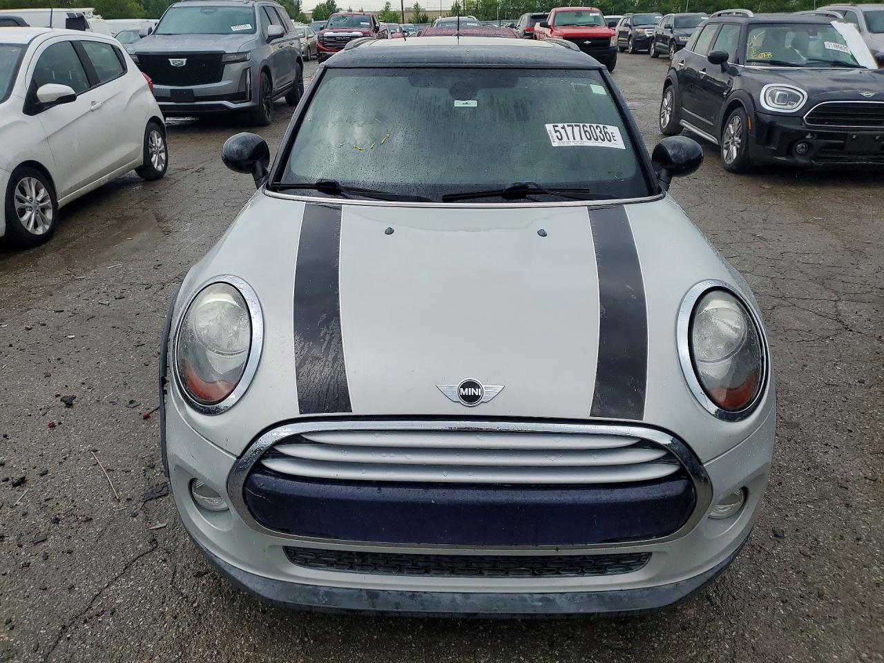 2015 Mini Cooper Silver vin: WMWXM5C51F3A58343