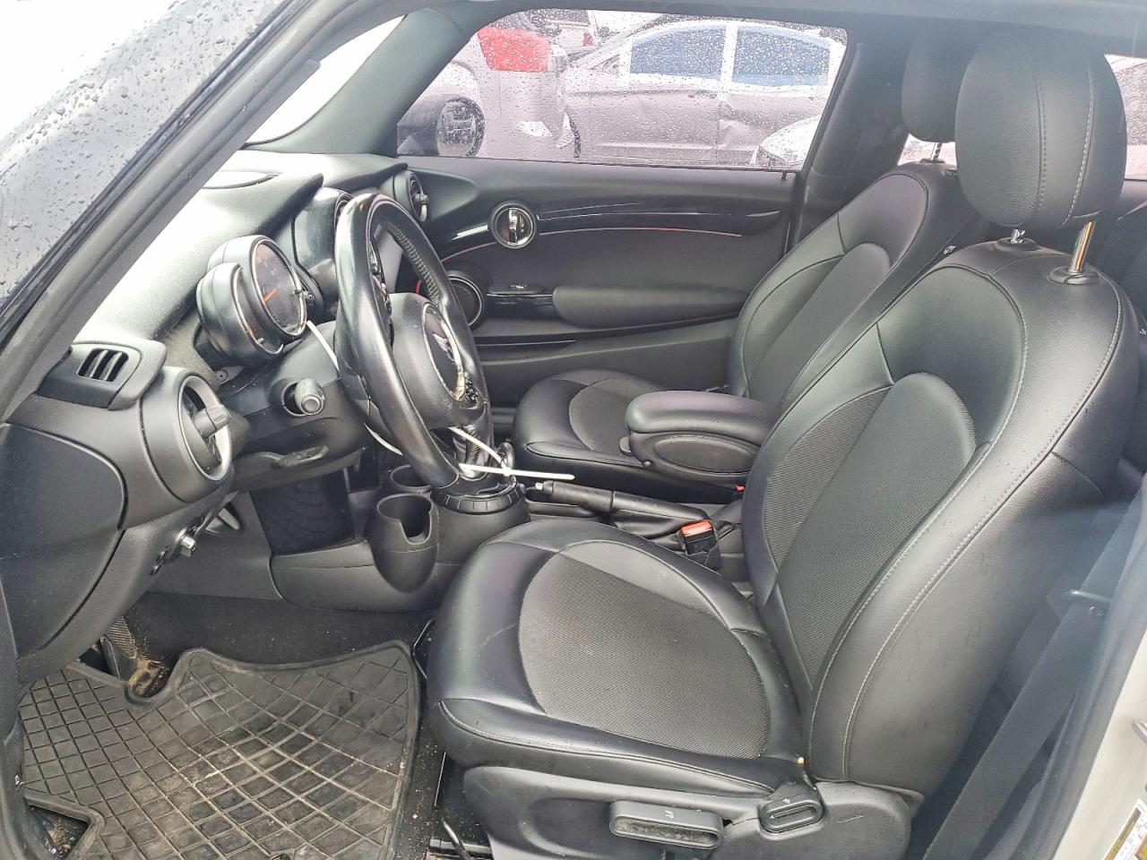 2015 Mini Cooper Silver vin: WMWXM5C51F3A58343