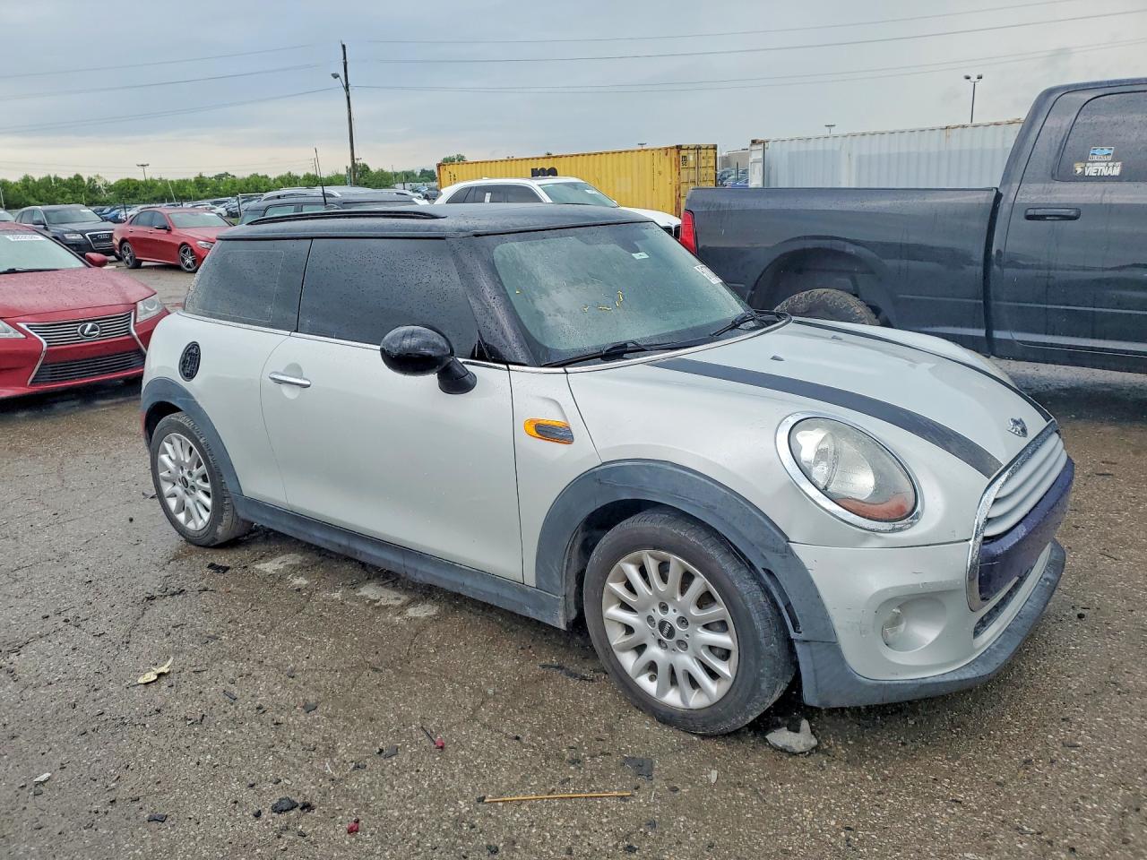 2015 Mini Cooper Silver vin: WMWXM5C51F3A58343