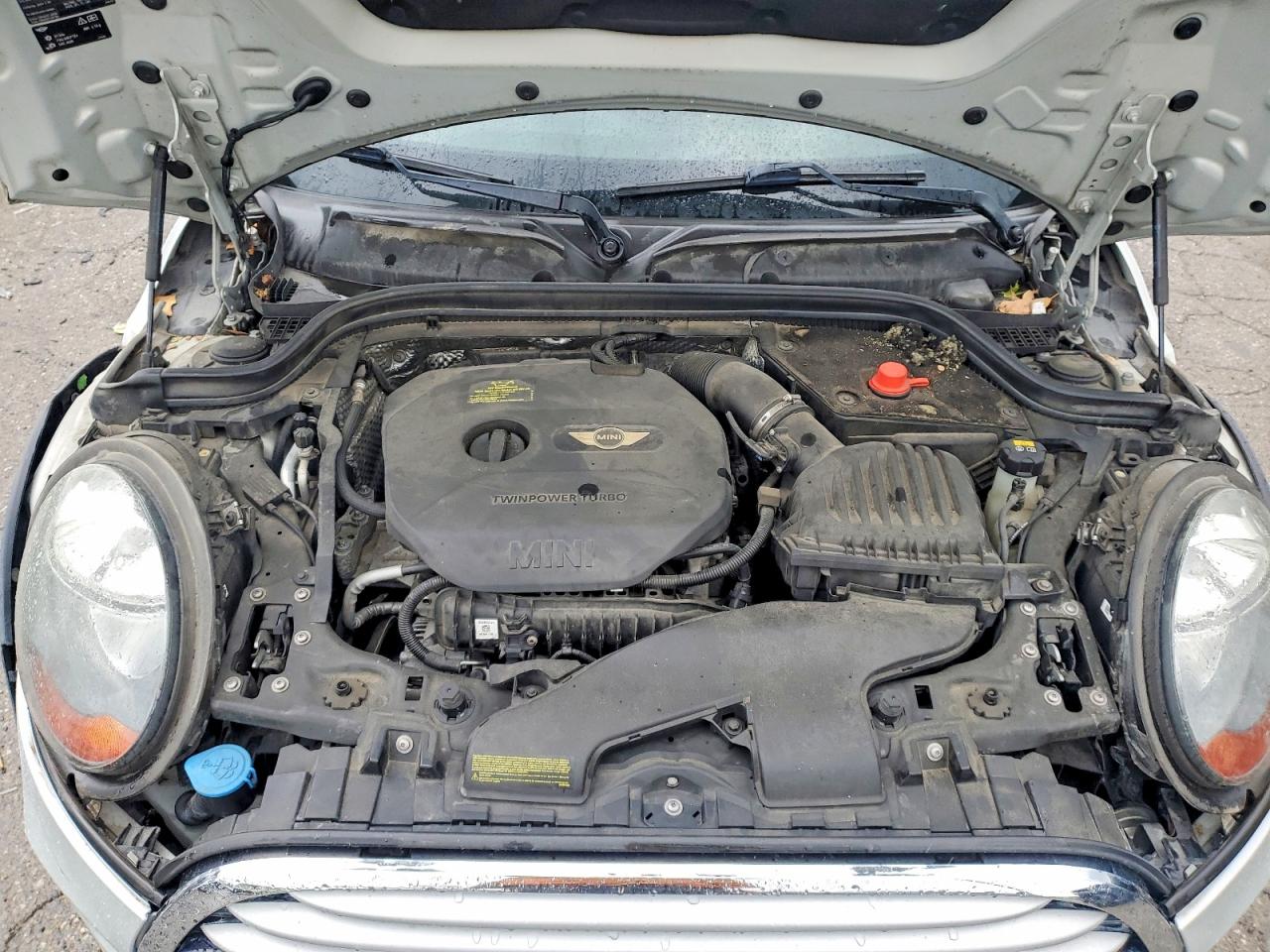 2015 Mini Cooper Silver vin: WMWXM5C51F3A58343