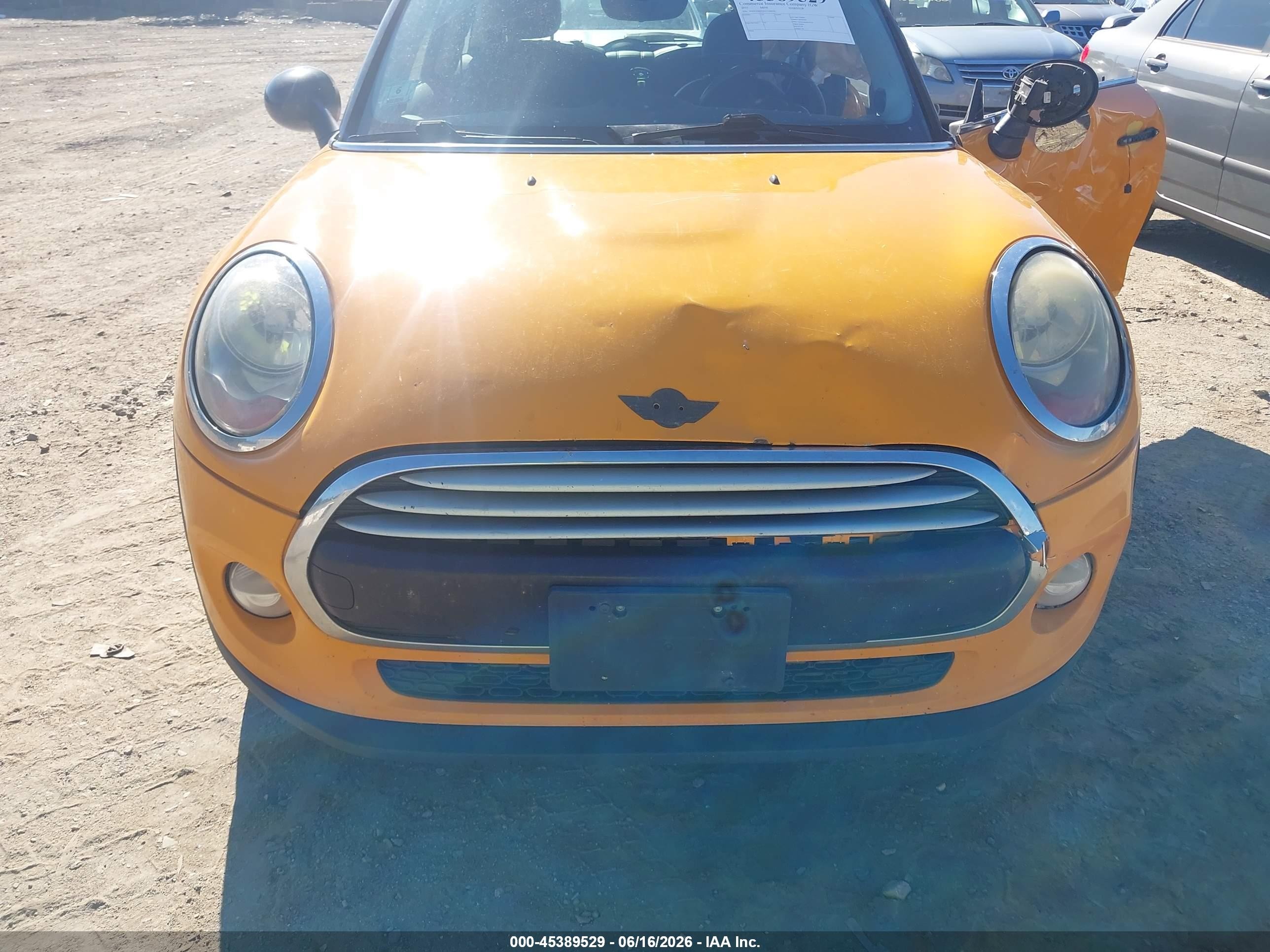 2015 Mini Hardtop Cooper Orange vin: WMWXM5C51F3A96526