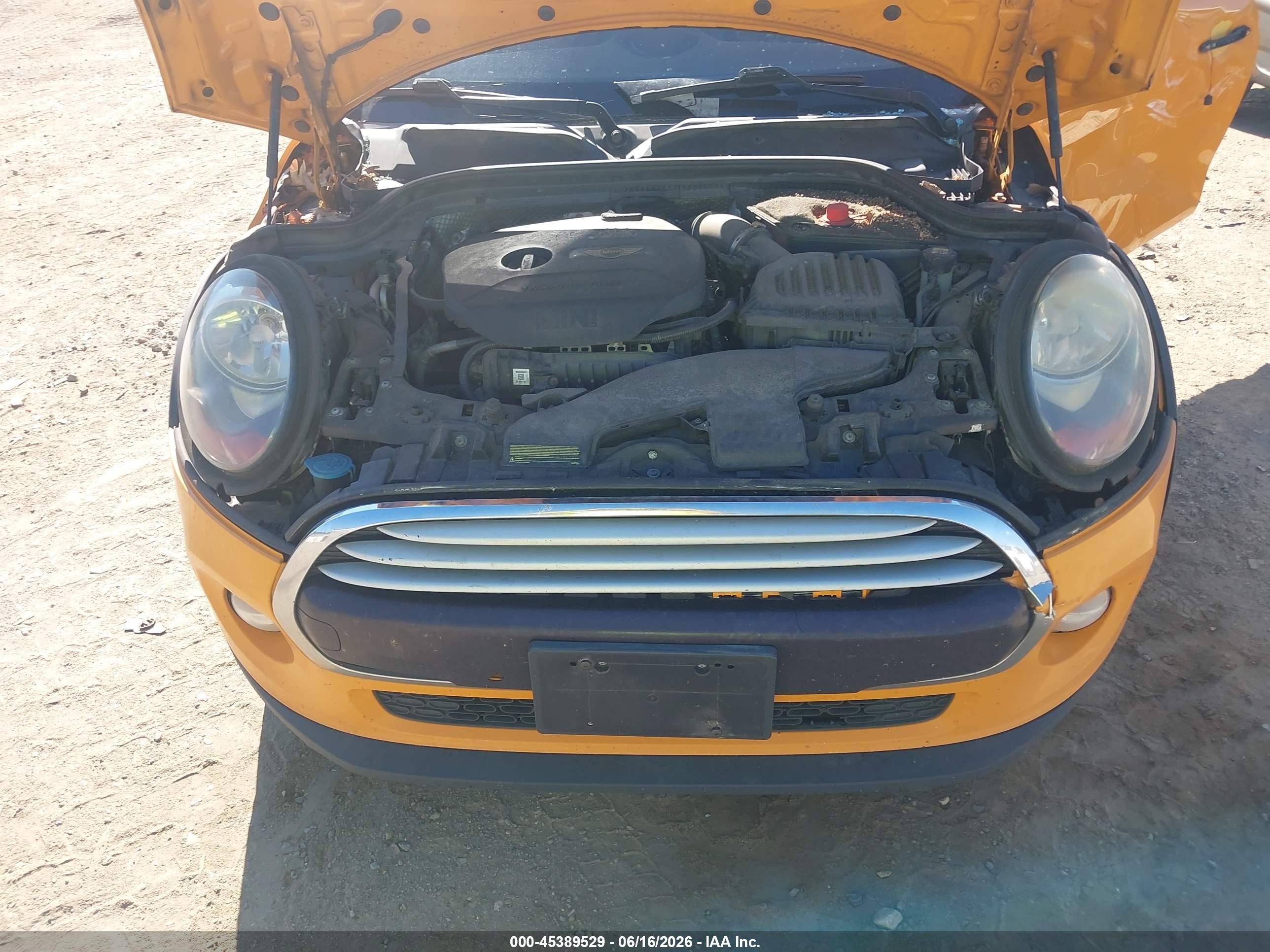 2015 Mini Hardtop Cooper Orange vin: WMWXM5C51F3A96526