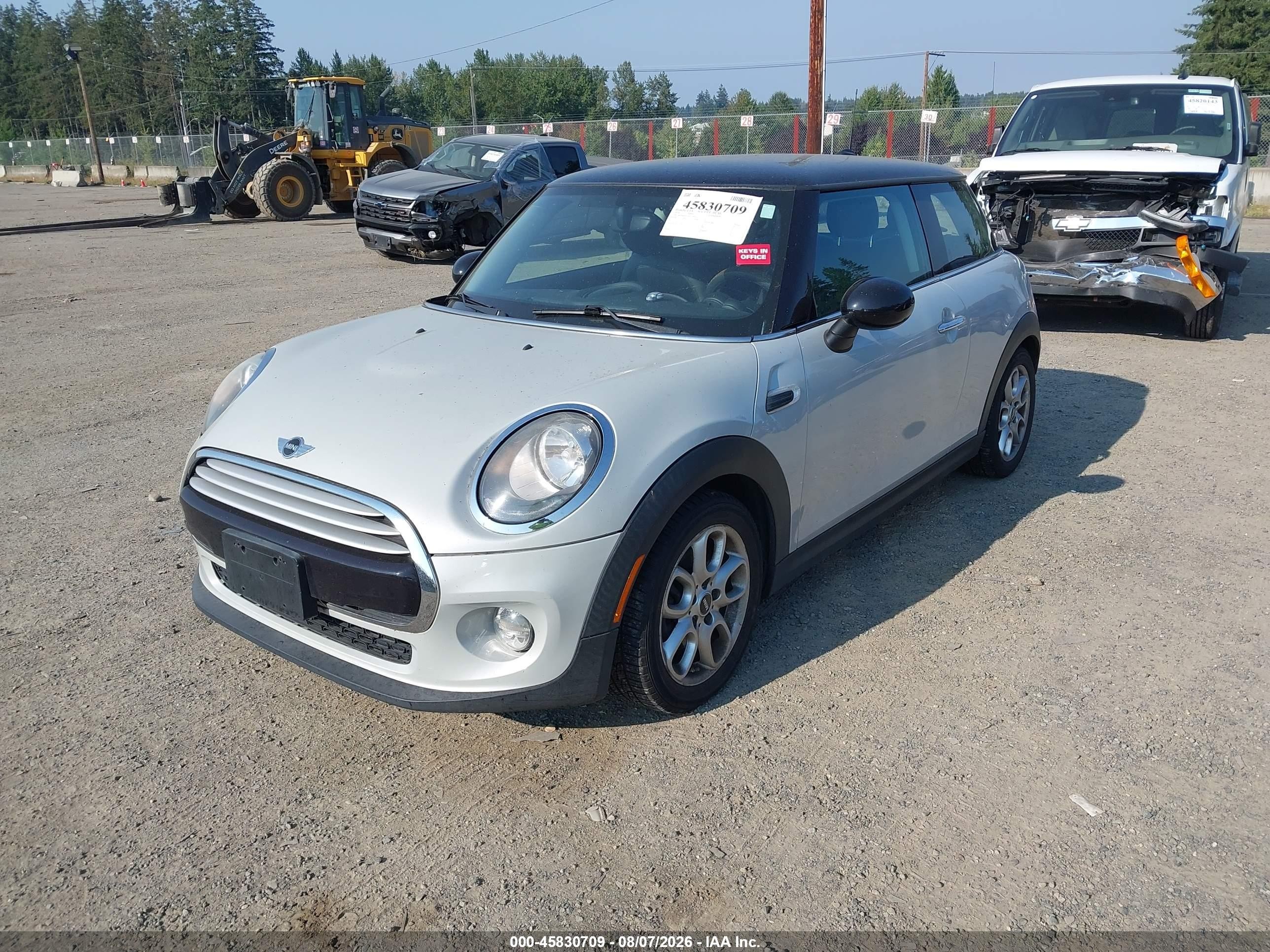 2014 Mini Hardtop Cooper Silver vin: WMWXM5C52ET730292