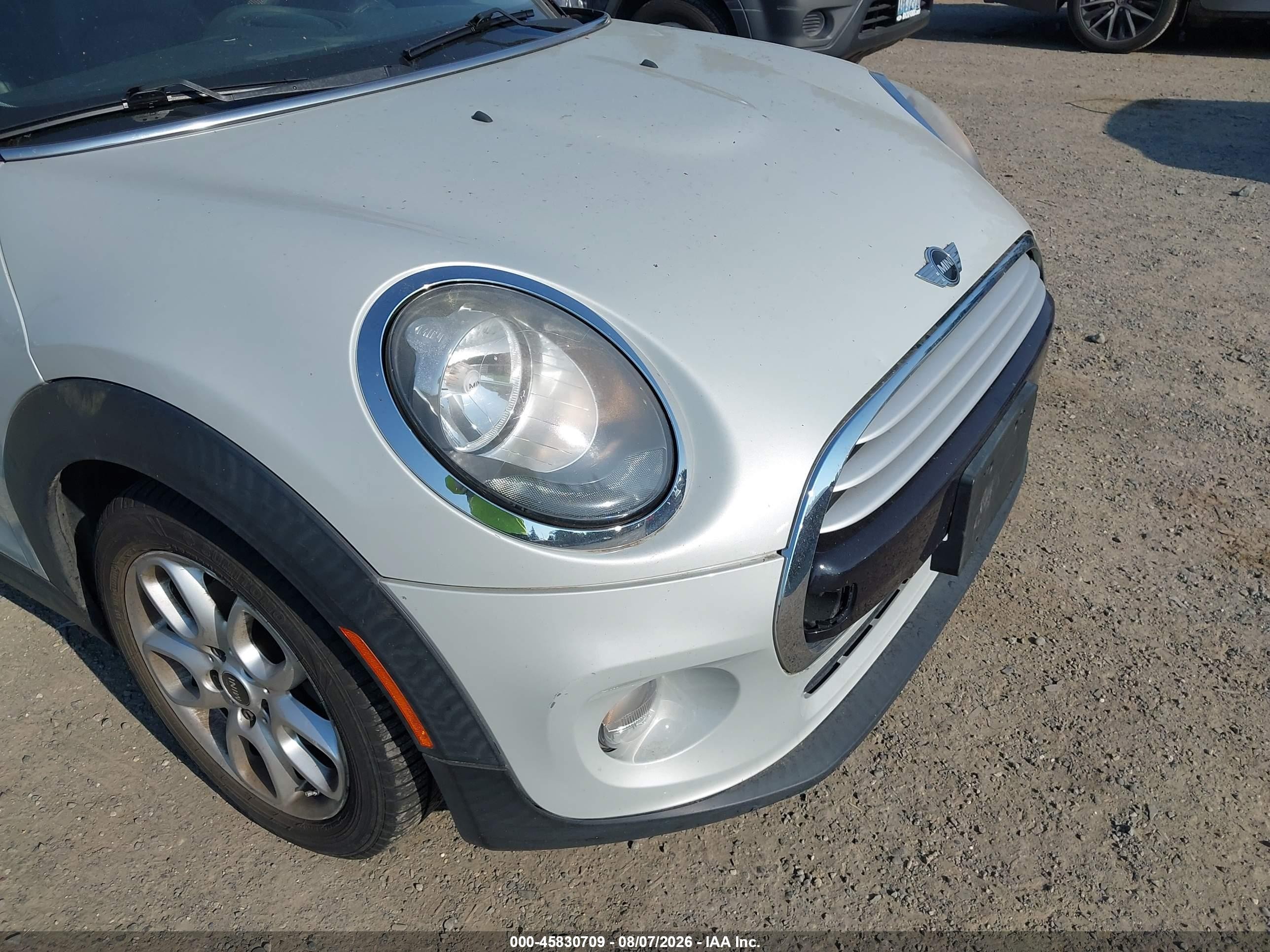 2014 Mini Hardtop Cooper Silver vin: WMWXM5C52ET730292