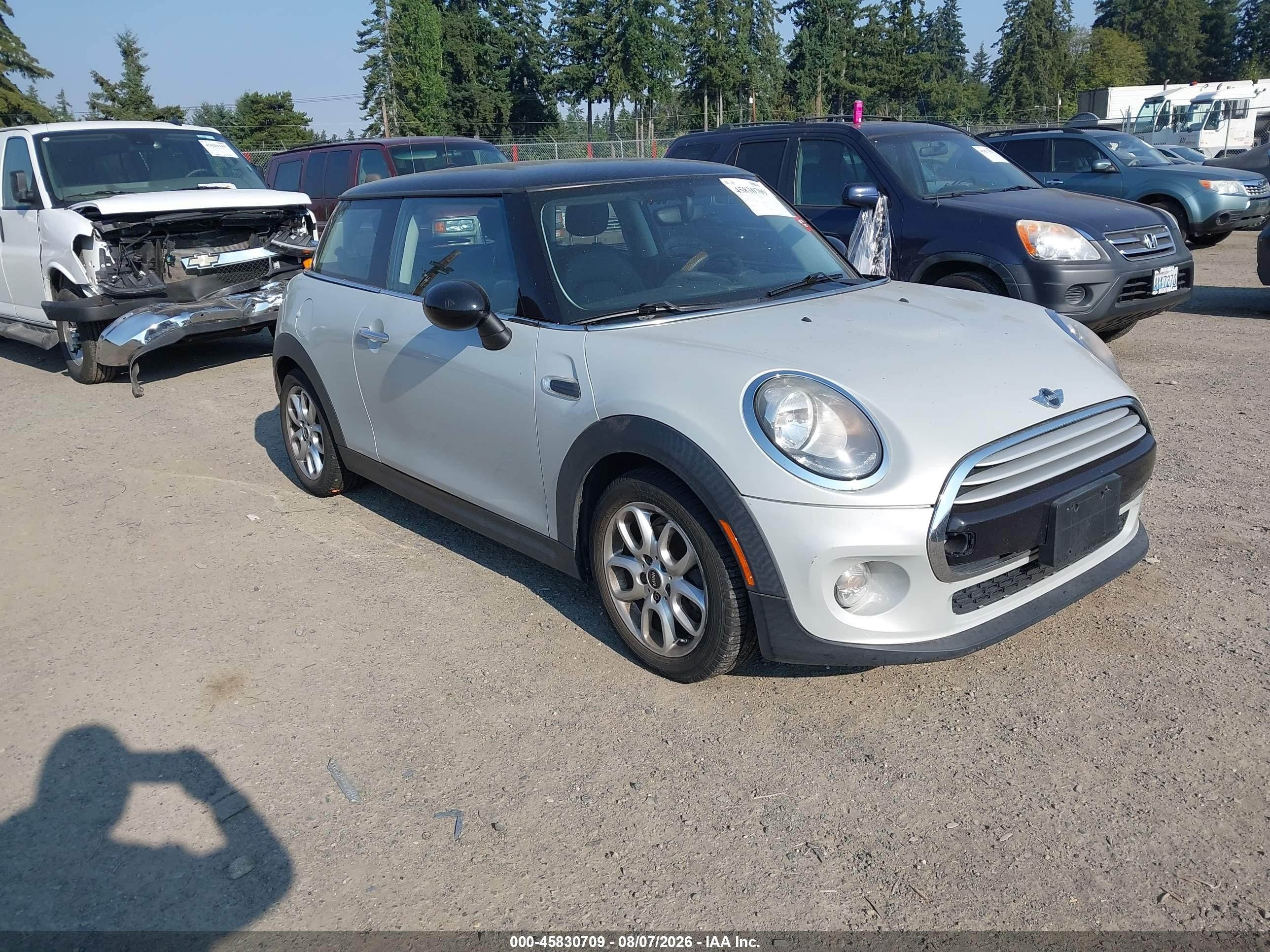 2014 Mini Hardtop Cooper Silver vin: WMWXM5C52ET730292