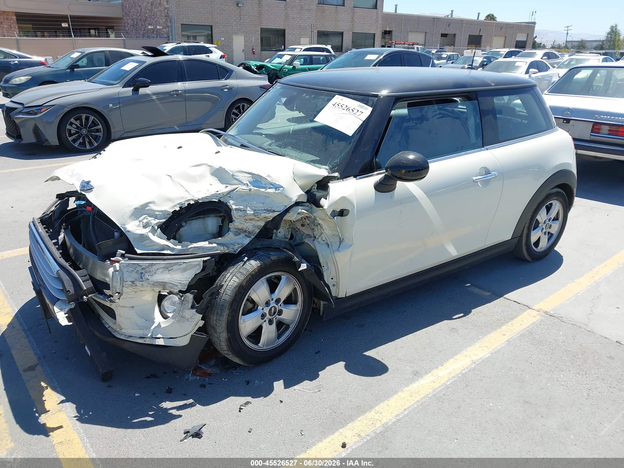 2015 Mini Hardtop Cooper Cream vin: WMWXM5C52F3A57671