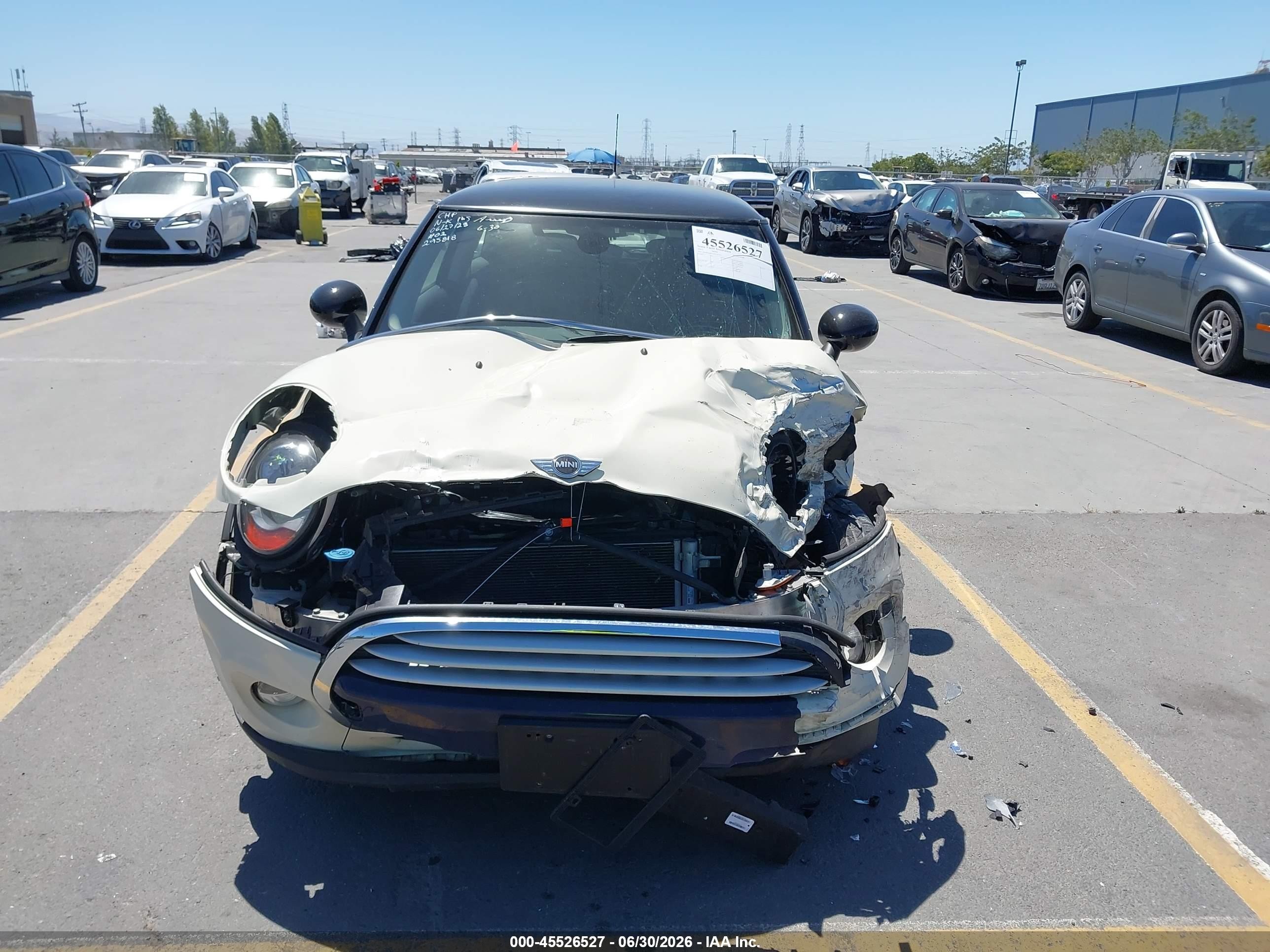 2015 Mini Hardtop Cooper Cream vin: WMWXM5C52F3A57671