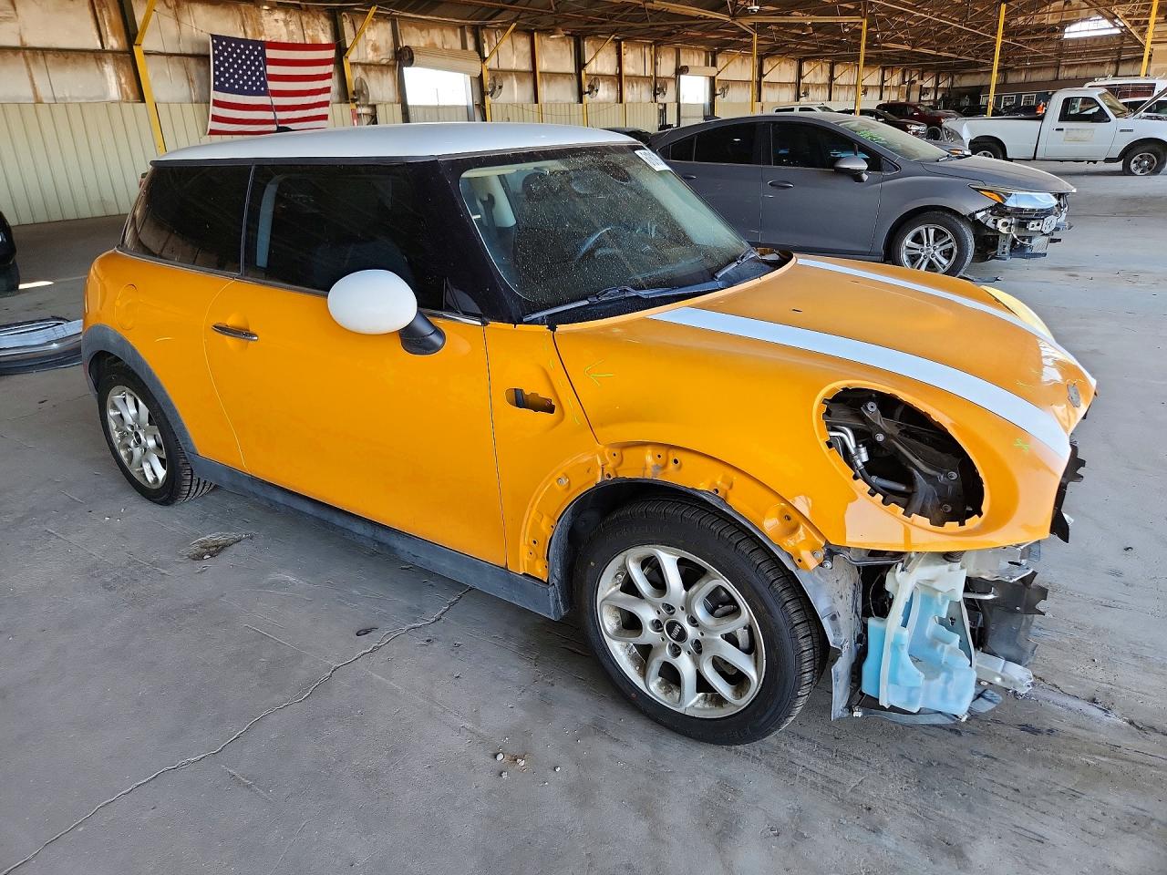 2015 Mini Cooper Orange vin: WMWXM5C52FT937895
