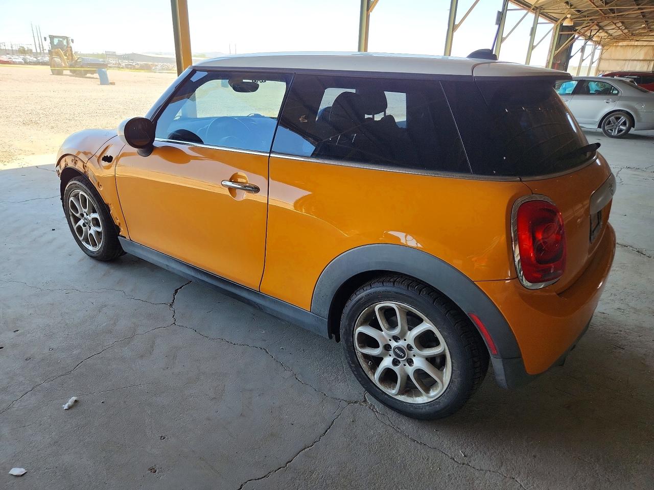 2015 Mini Cooper Orange vin: WMWXM5C52FT937895