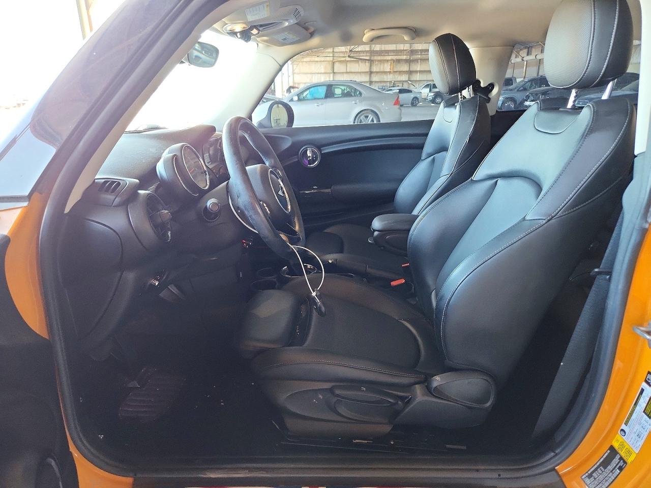 2015 Mini Cooper Orange vin: WMWXM5C52FT937895