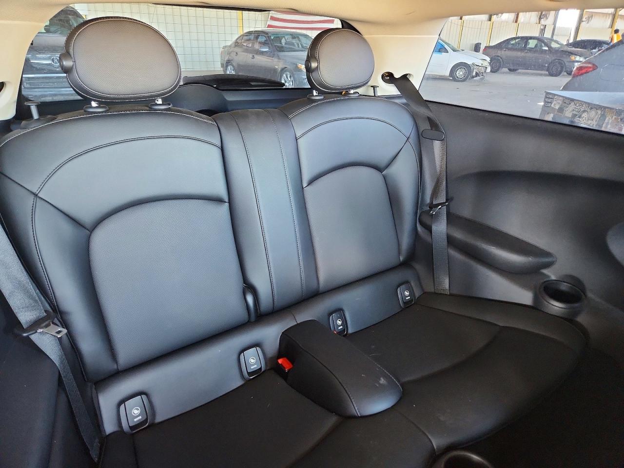 2015 Mini Cooper Orange vin: WMWXM5C52FT937895