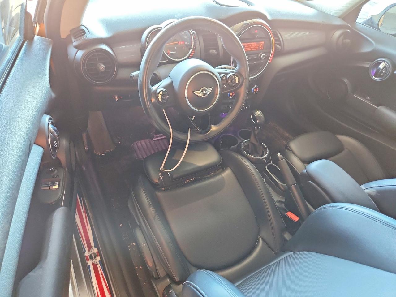 2015 Mini Cooper Orange vin: WMWXM5C52FT937895