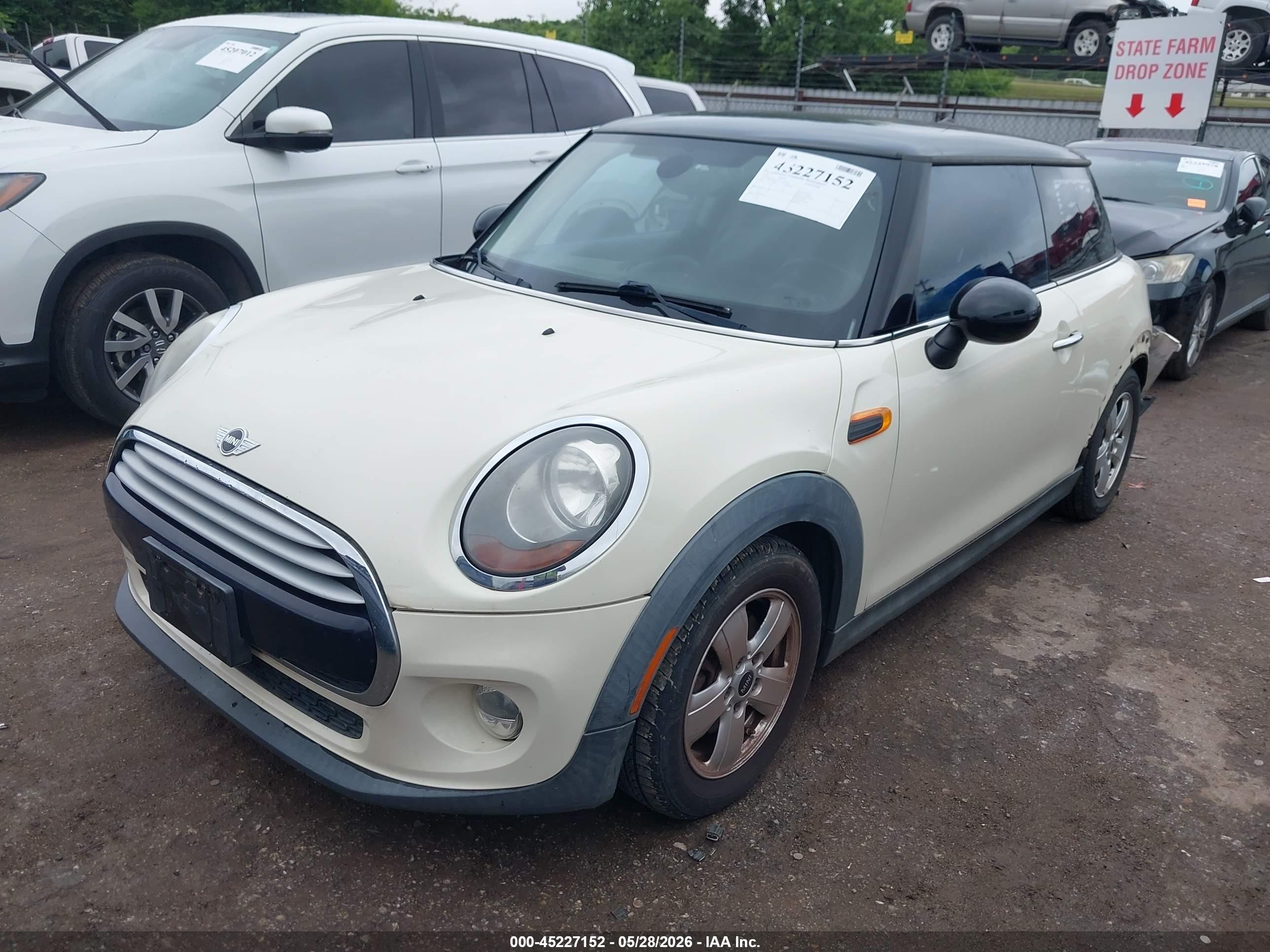2015 Mini Hardtop Cooper Белый vin: WMWXM5C52FT939310