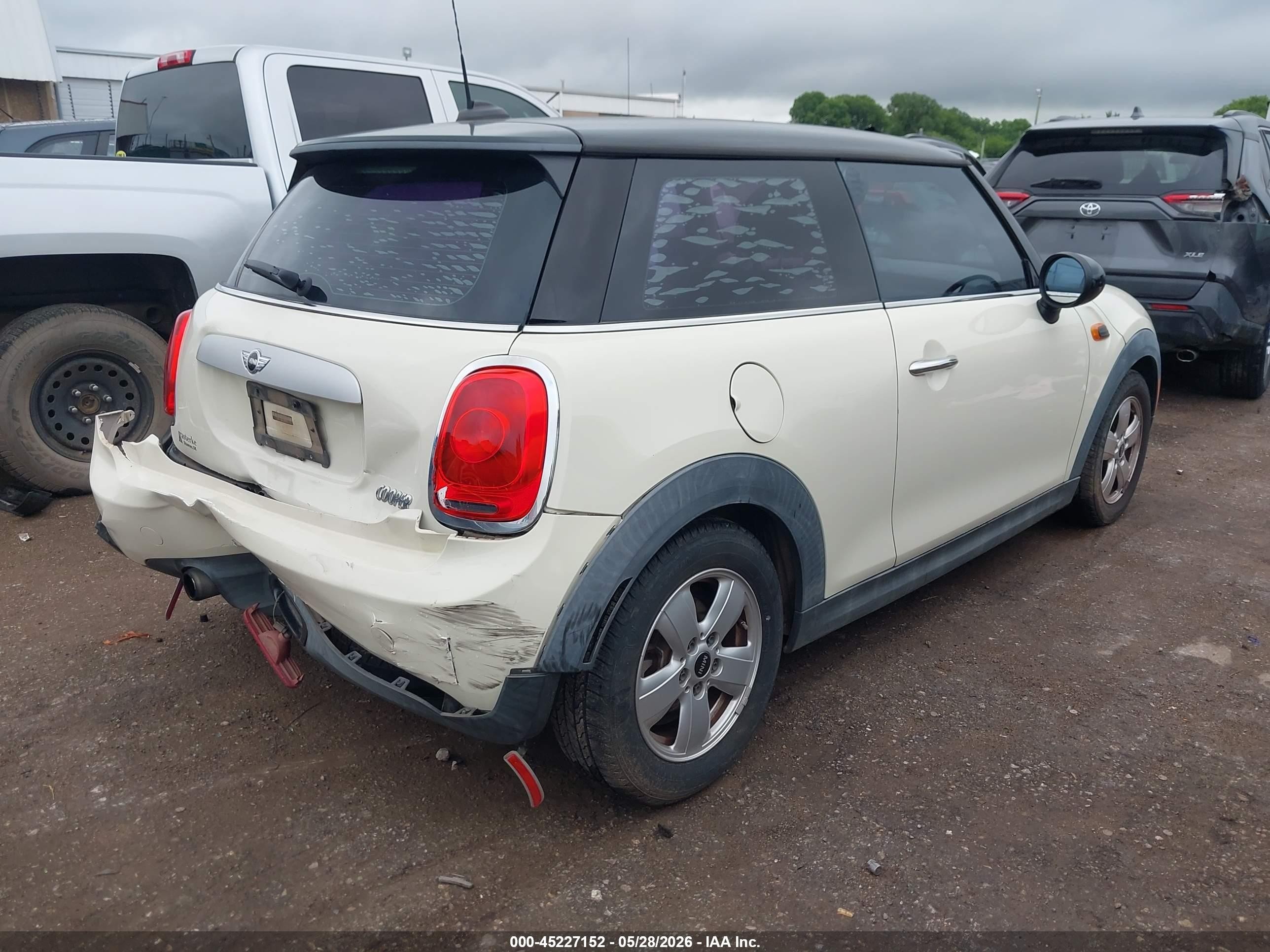 2015 Mini Hardtop Cooper Белый vin: WMWXM5C52FT939310