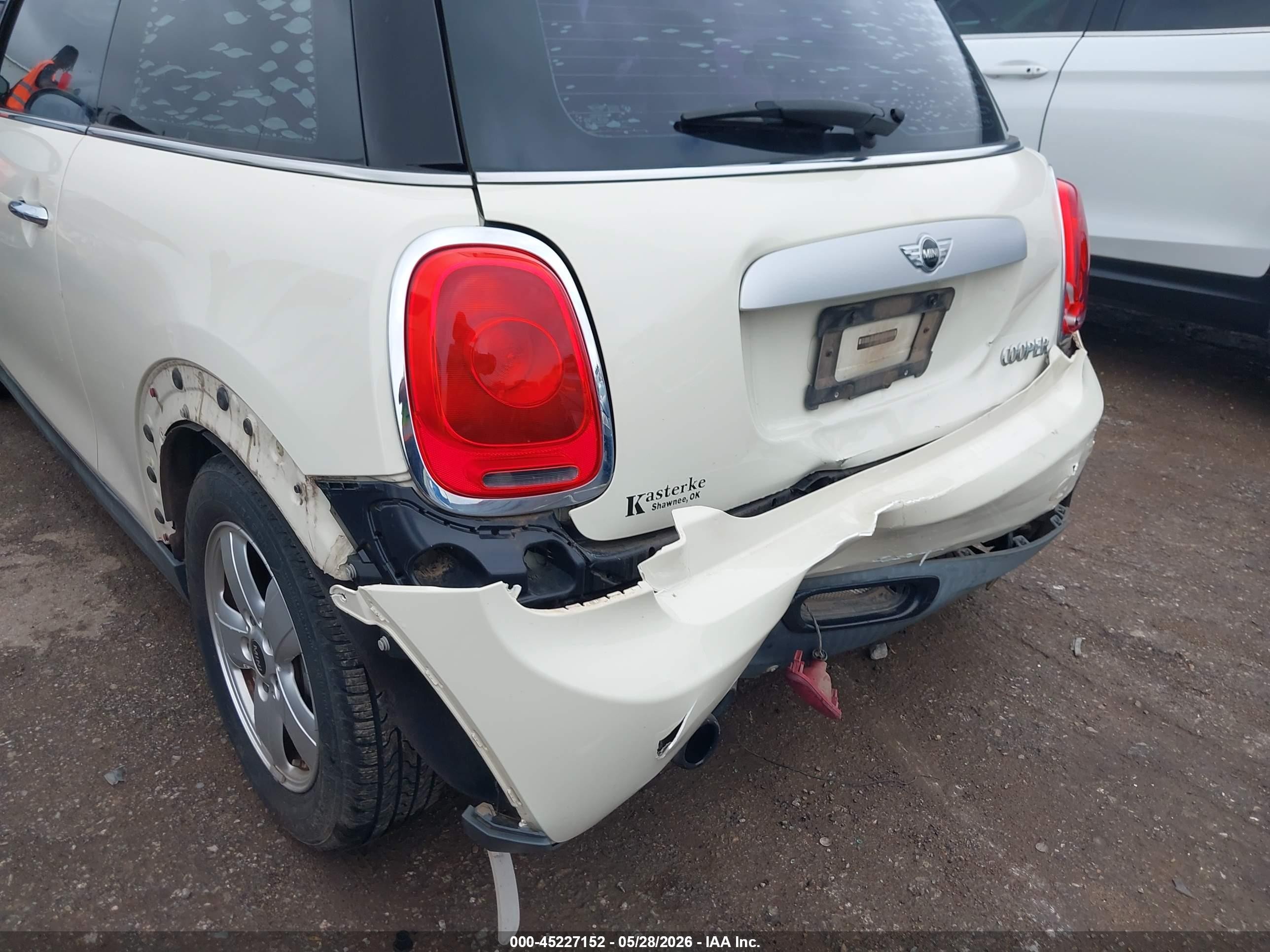 2015 Mini Hardtop Cooper Белый vin: WMWXM5C52FT939310