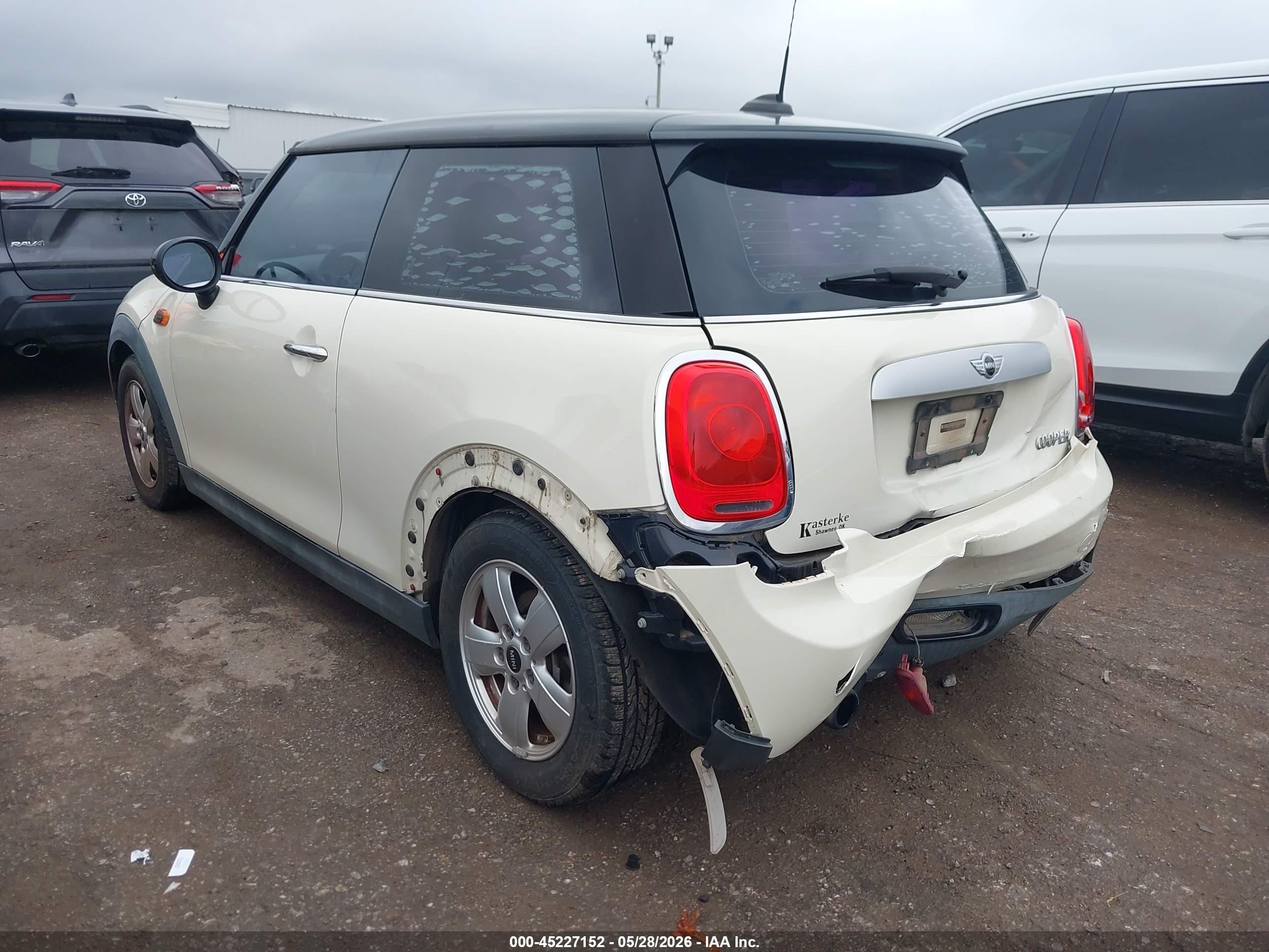 2015 Mini Hardtop Cooper Белый vin: WMWXM5C52FT939310