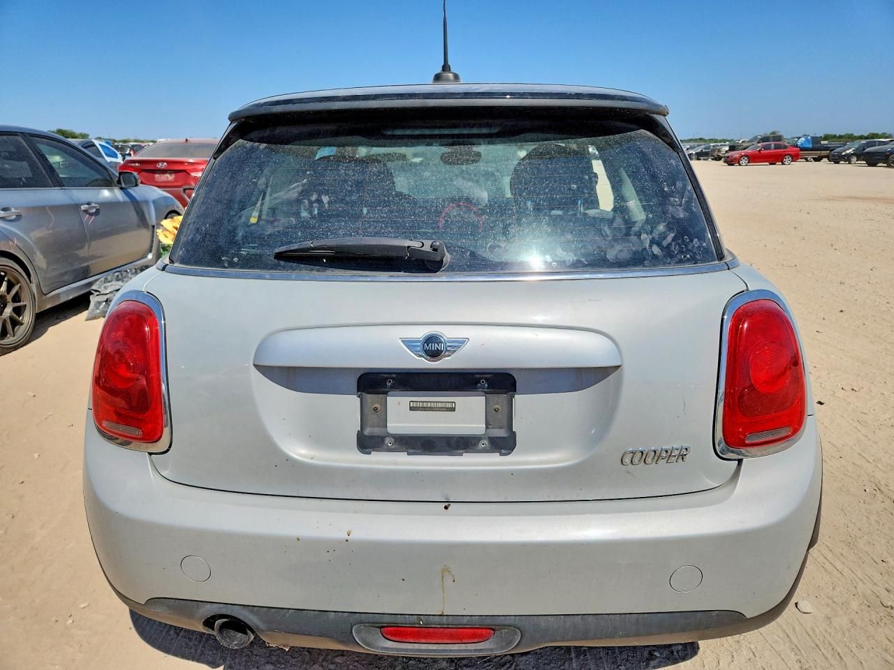 2015 Mini Cooper Silver vin: WMWXM5C52FT942028